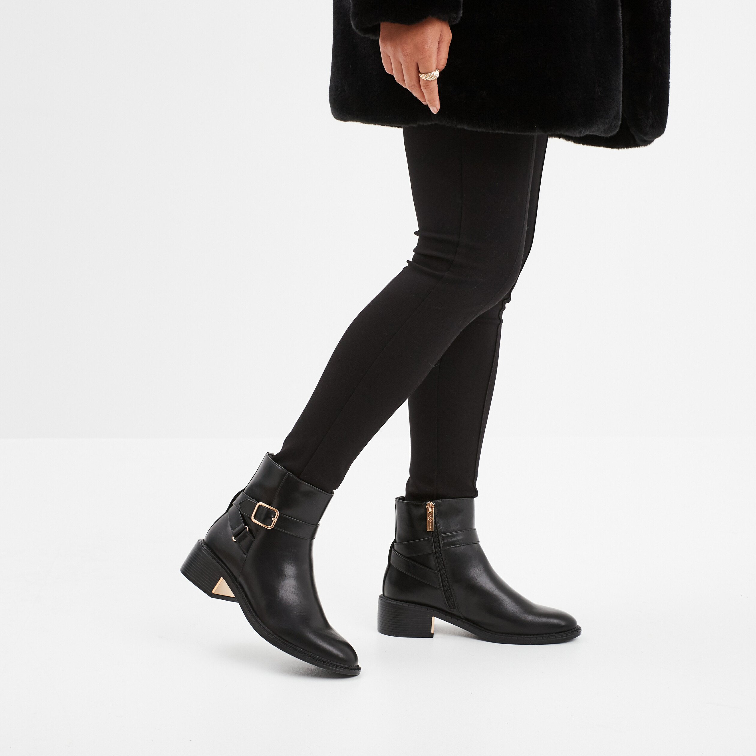 bottines a talons zippees avec boucles noir femme Bottines à talons zippées avec boucles noir femme