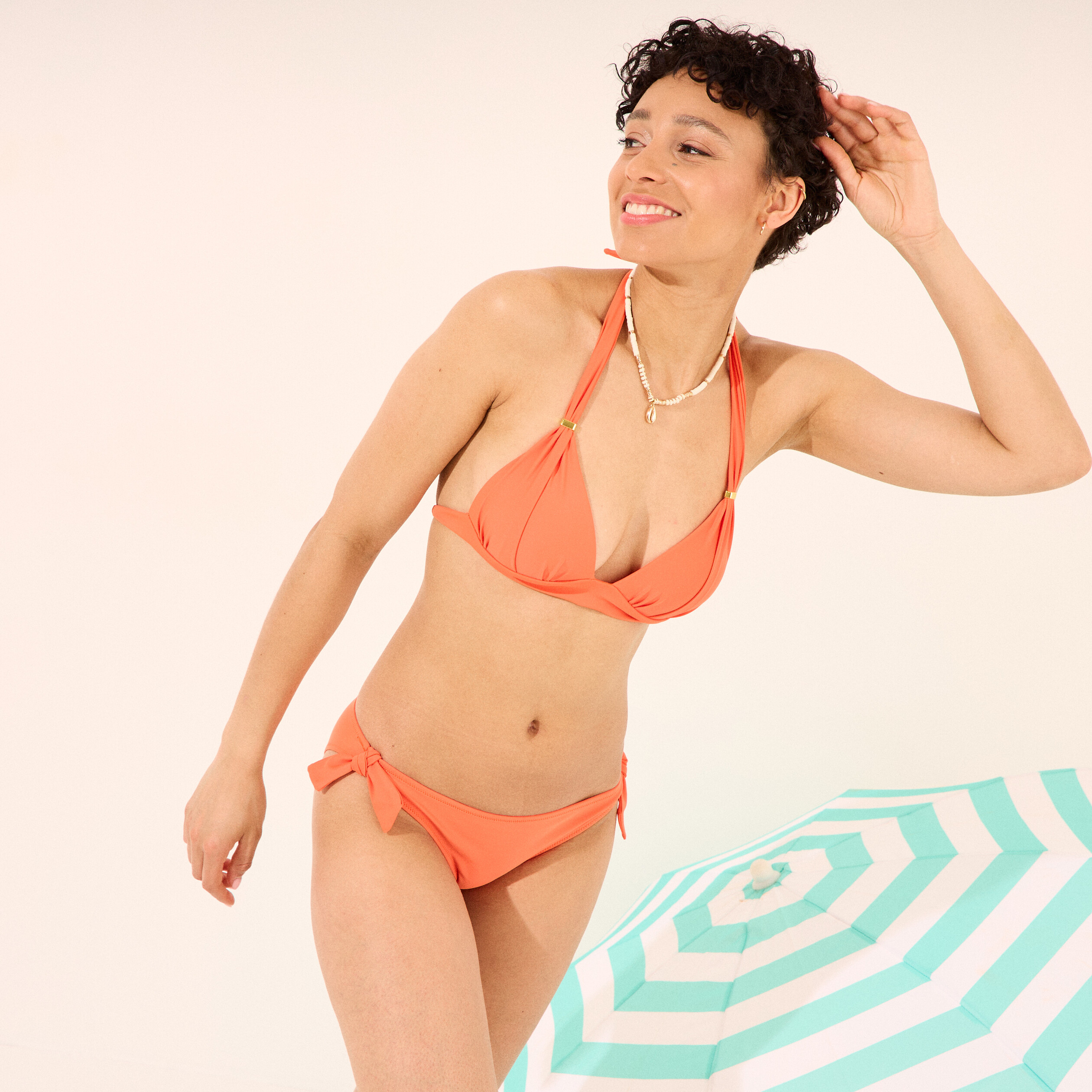 haut de maillot de bain forme triangle orange femme Haut de maillot de bain forme triangle orange femme