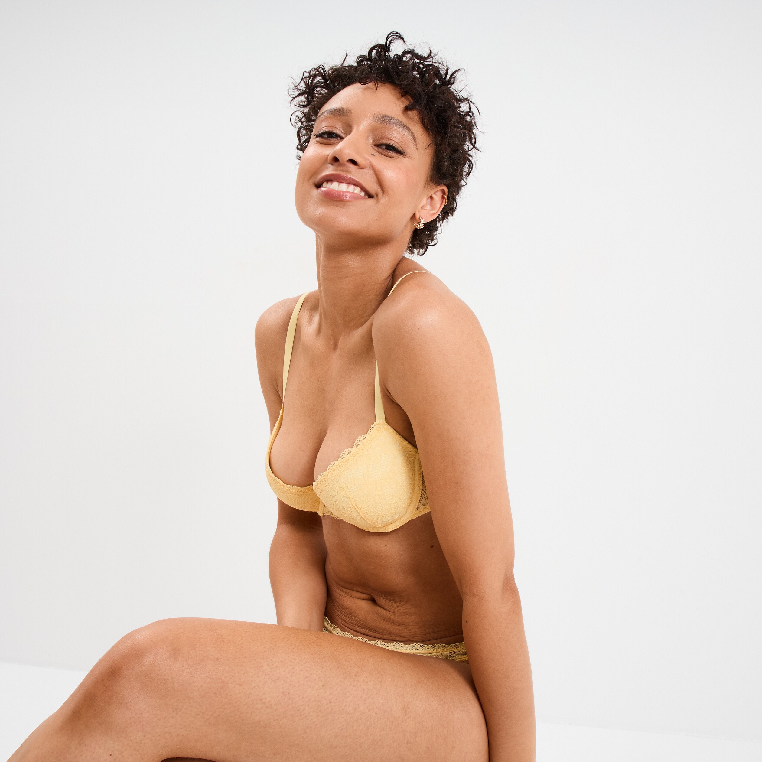 soutien gorge corbeille padde dentelle jaune clair femme Soutien-gorge corbeille paddé dentelle jaune clair femme