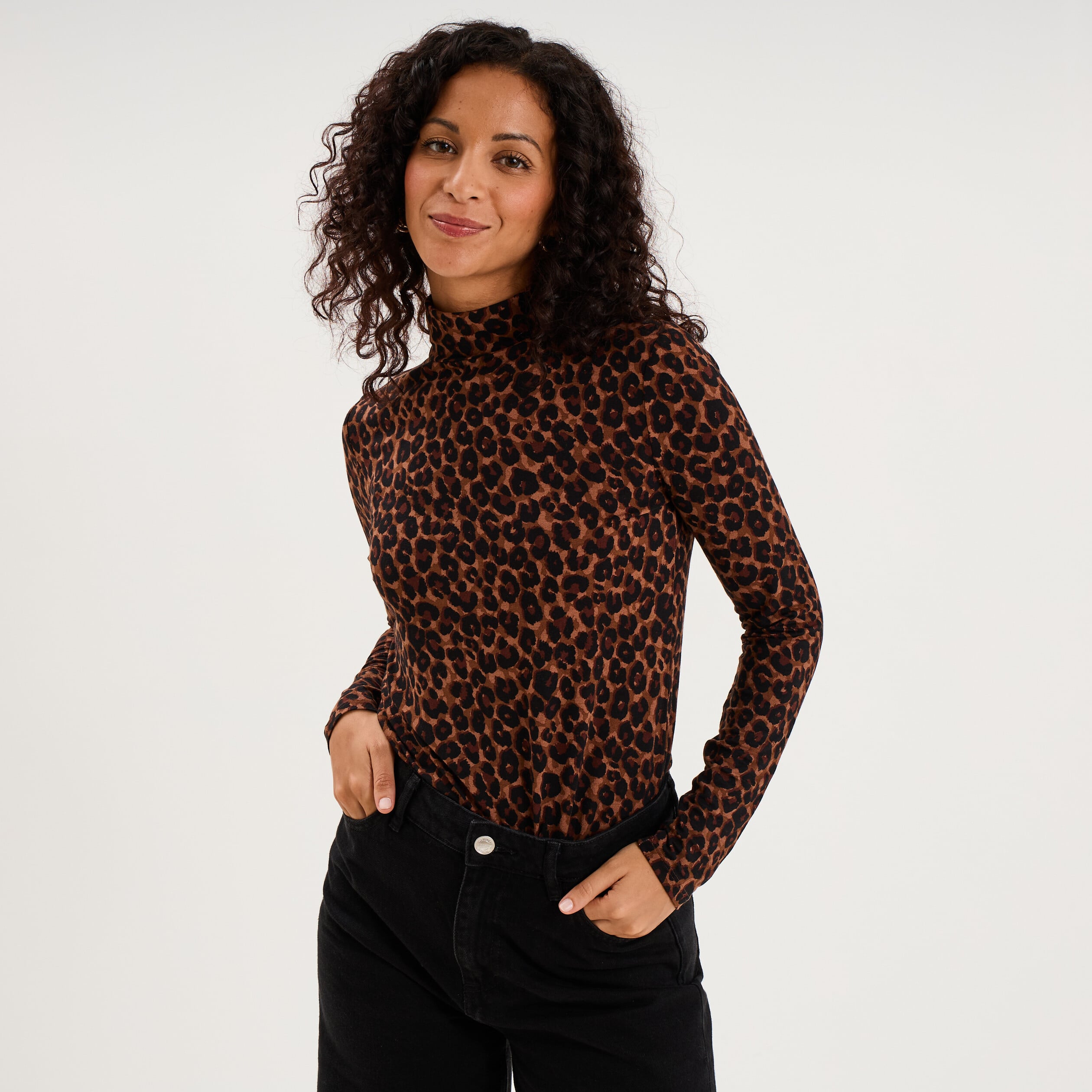 T-shirt col roul&eacute; manches longues marron femme