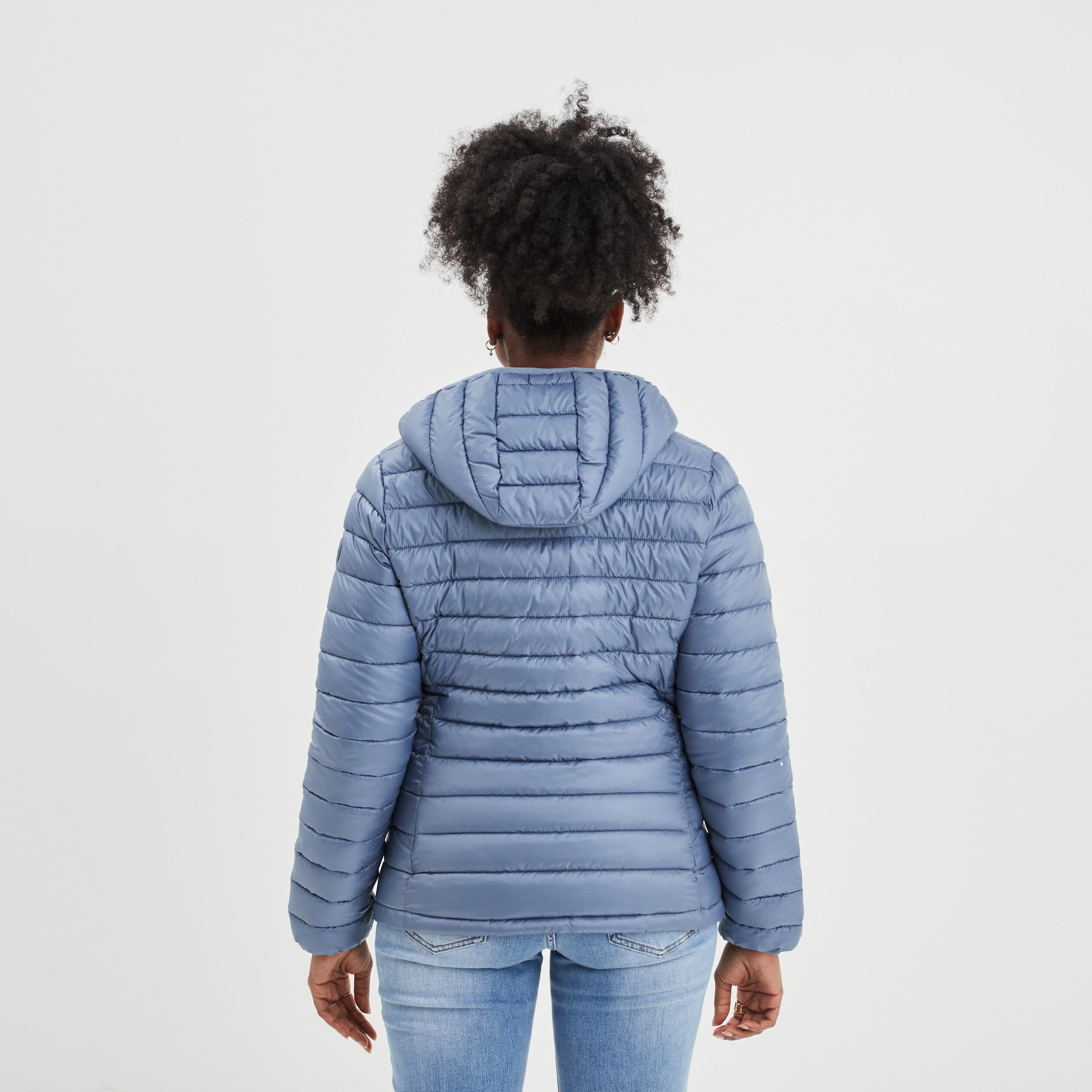 Doudoune l&eacute;g&egrave;re d&eacute;perlante &agrave; capuche bleu gris femme