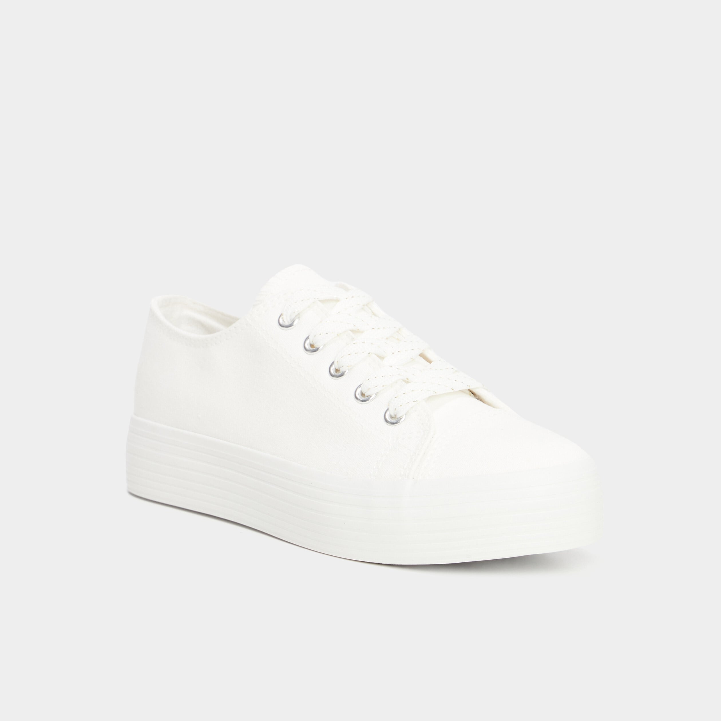 Tennis en toile basses &agrave; lacets blanc femme