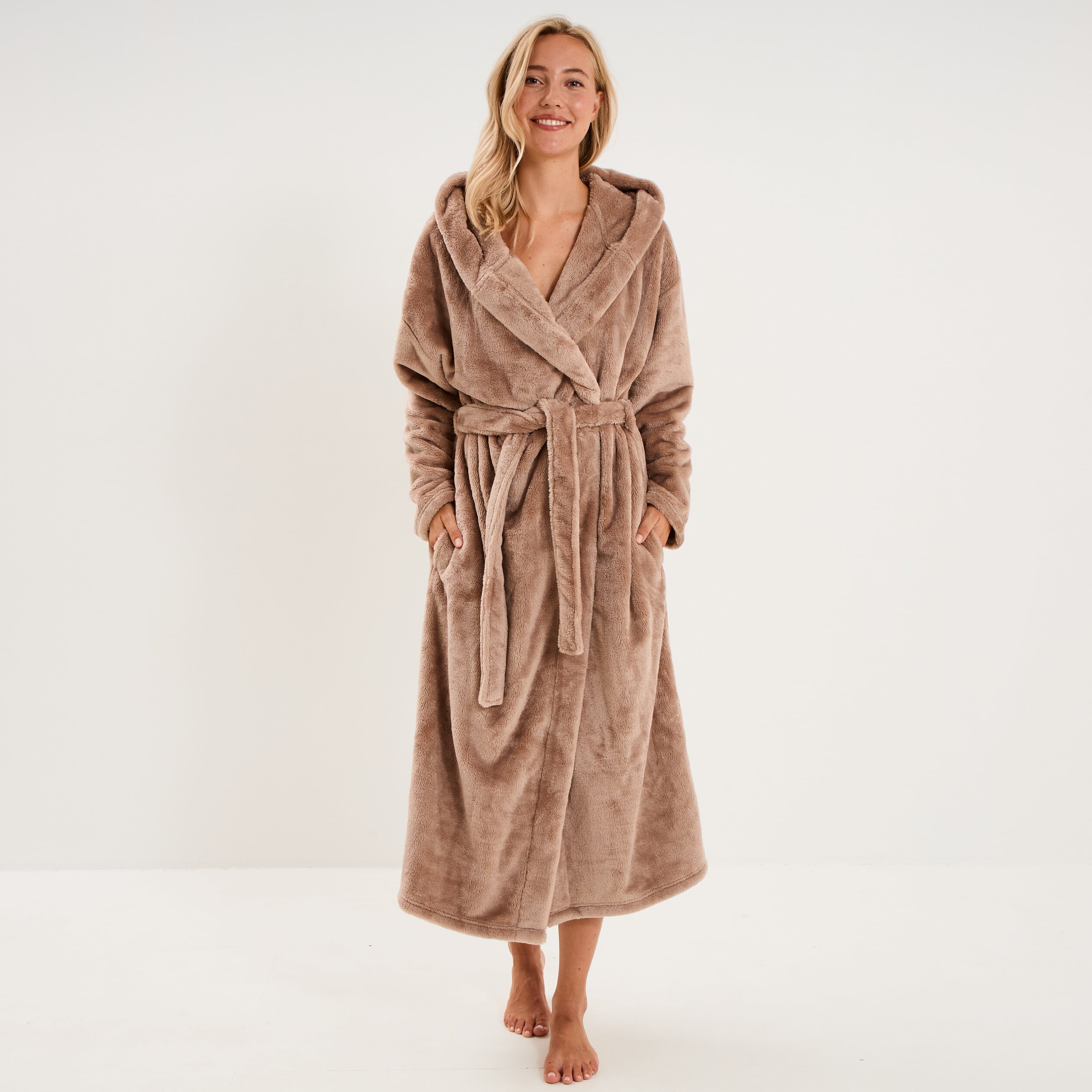 Peignoir effet velours &agrave; capuche beige femme
