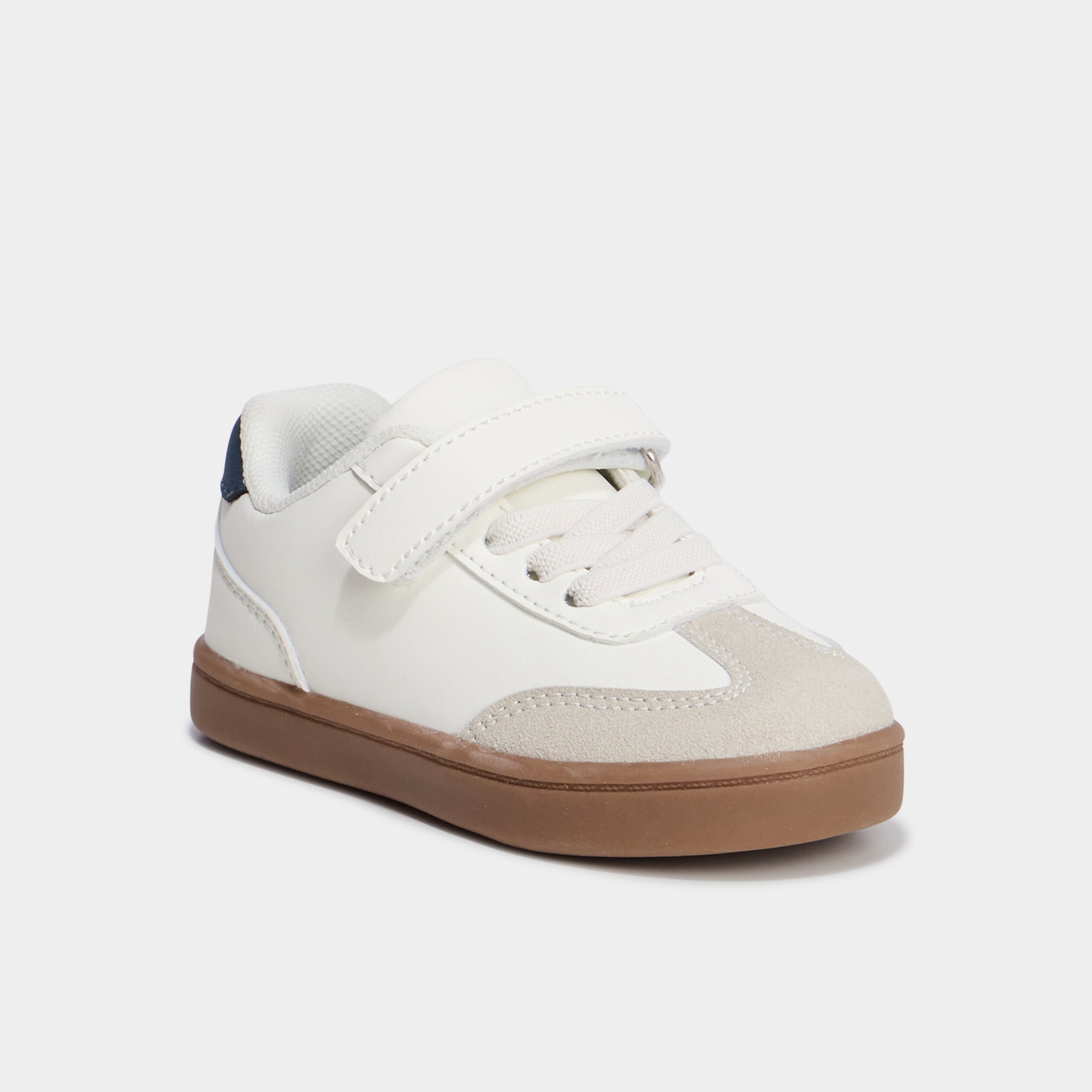 Tennis basses &agrave; scratchs blanc b&eacute;b&eacute; gar&ccedil;on
