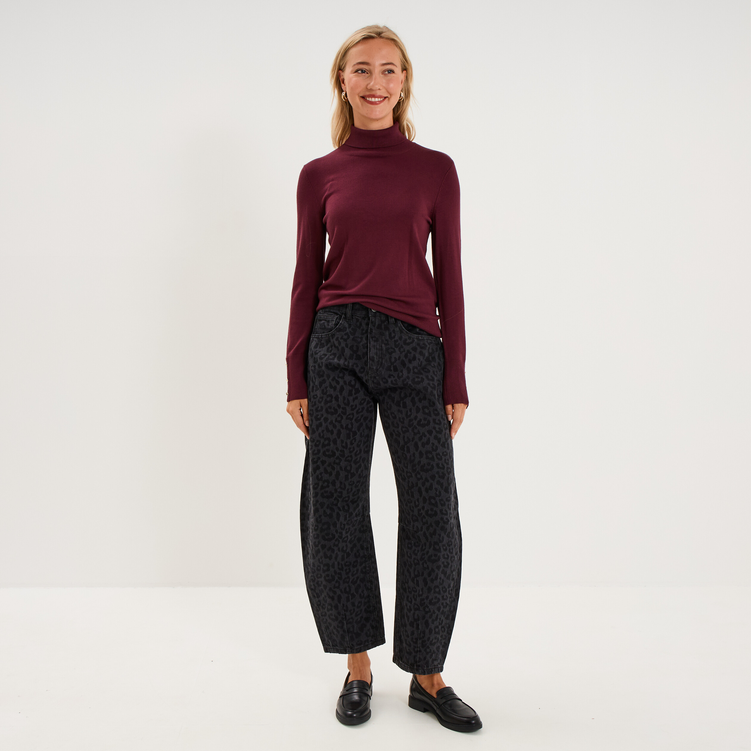 Pull col roul&eacute; avec boutons poignets violet fonc&eacute; femme