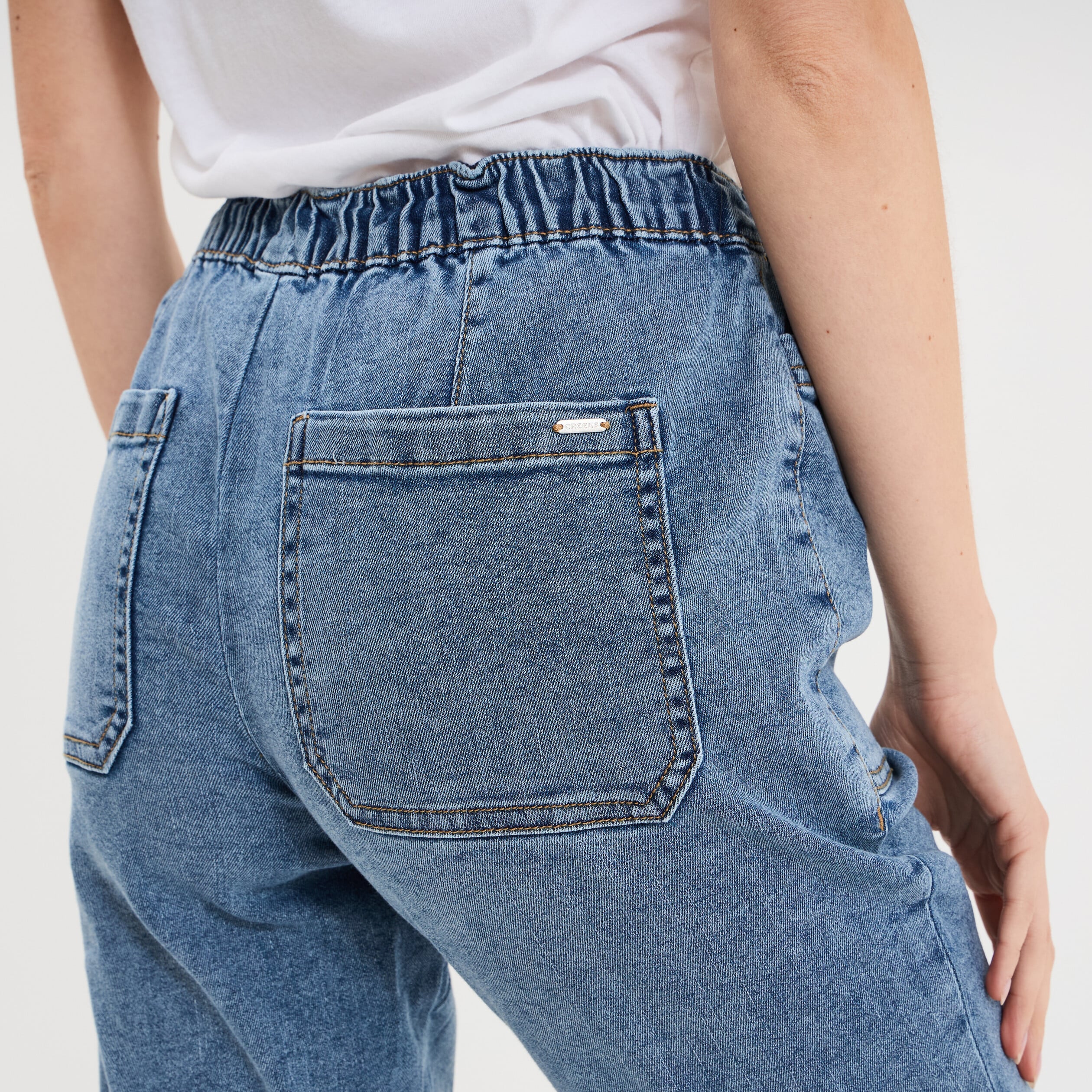 Jeans droit cropped taille &eacute;lastiqu&eacute;e denim stone femme