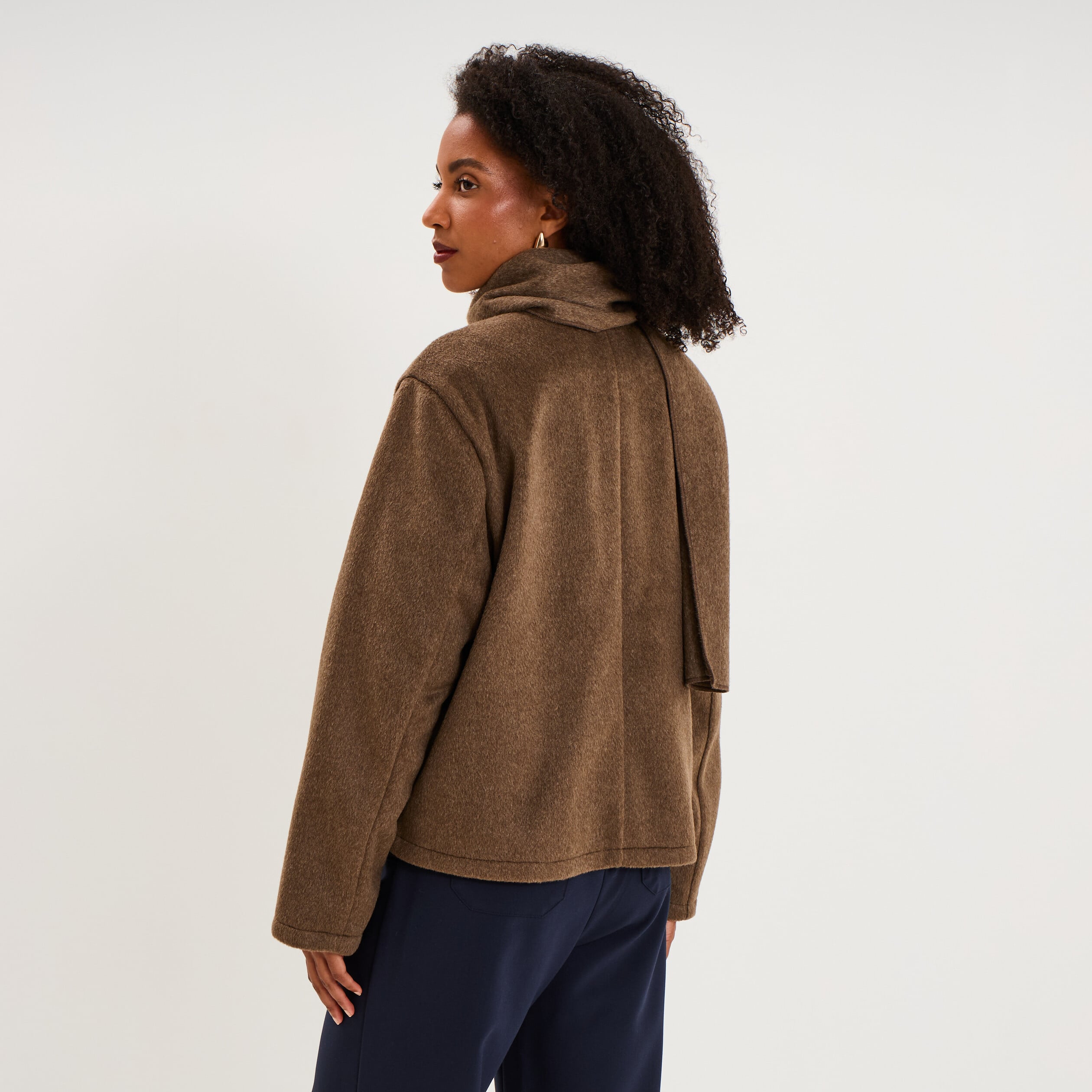Veste oversize avec &eacute;charpe amovible marron clair femme