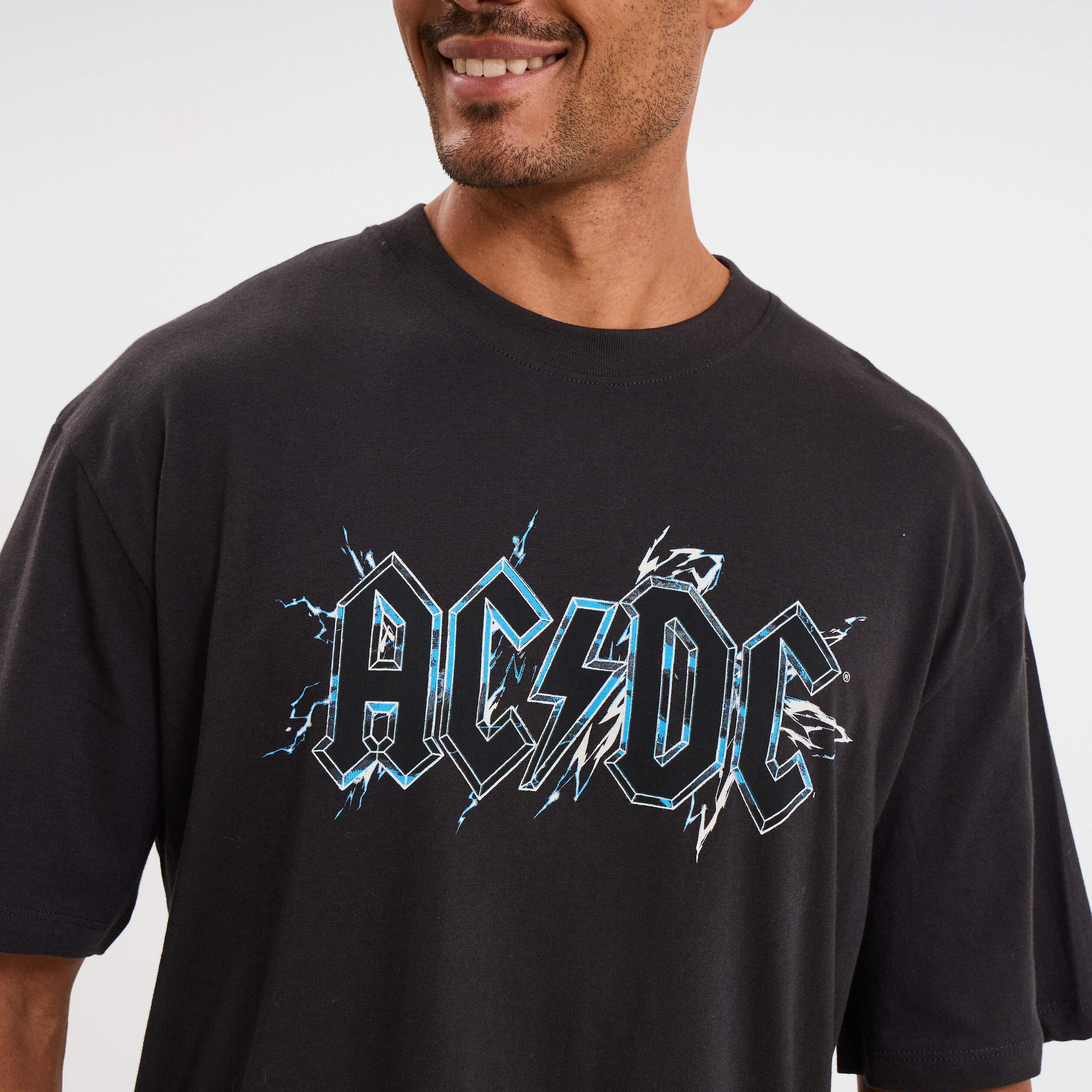 t shirt manches courtes coton acdc gris fonce homme T-shirt manches courtes coton AC/DC gris foncé homme