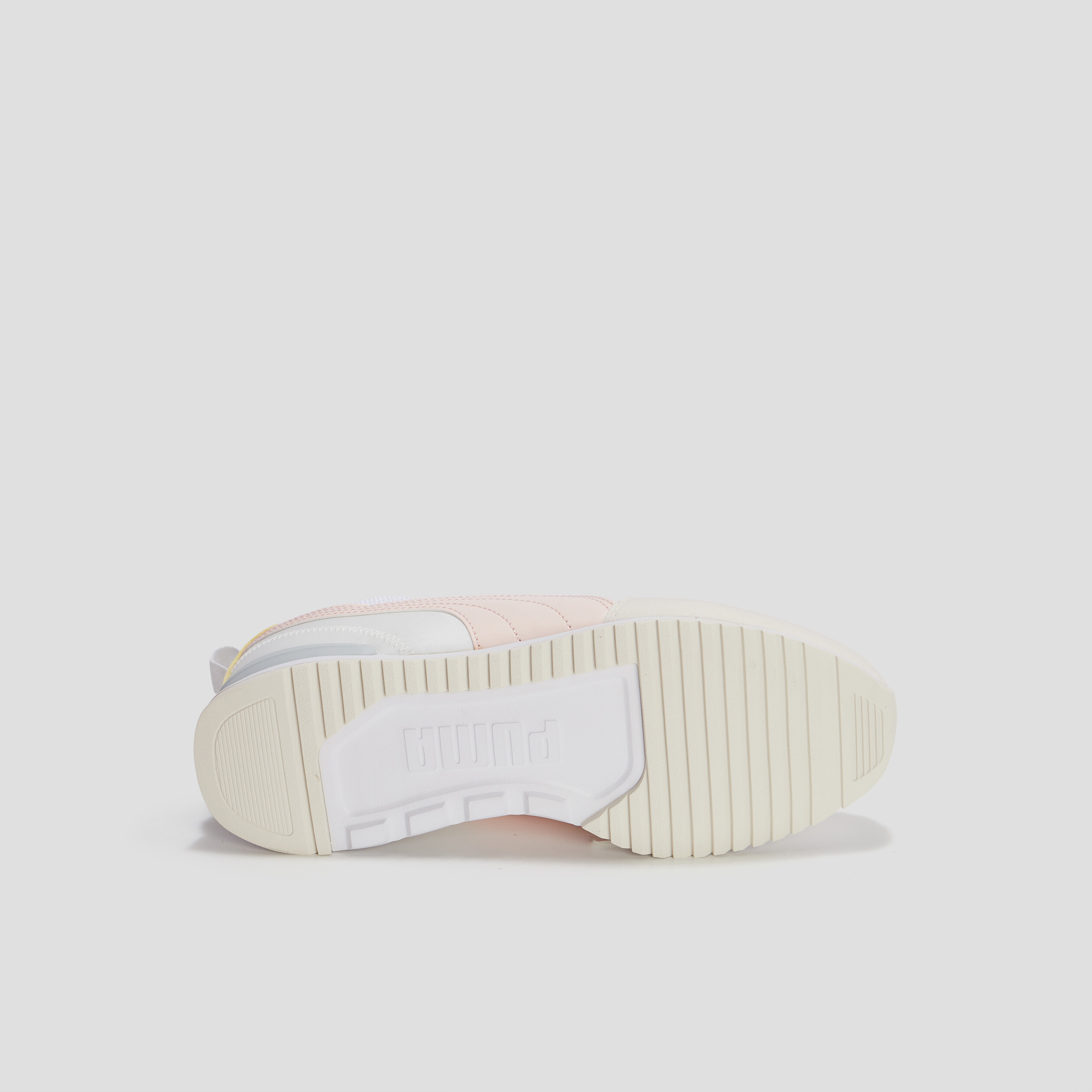 baskets running a lacets puma r78 sable femme Baskets running à lacets Puma R78 sable femme