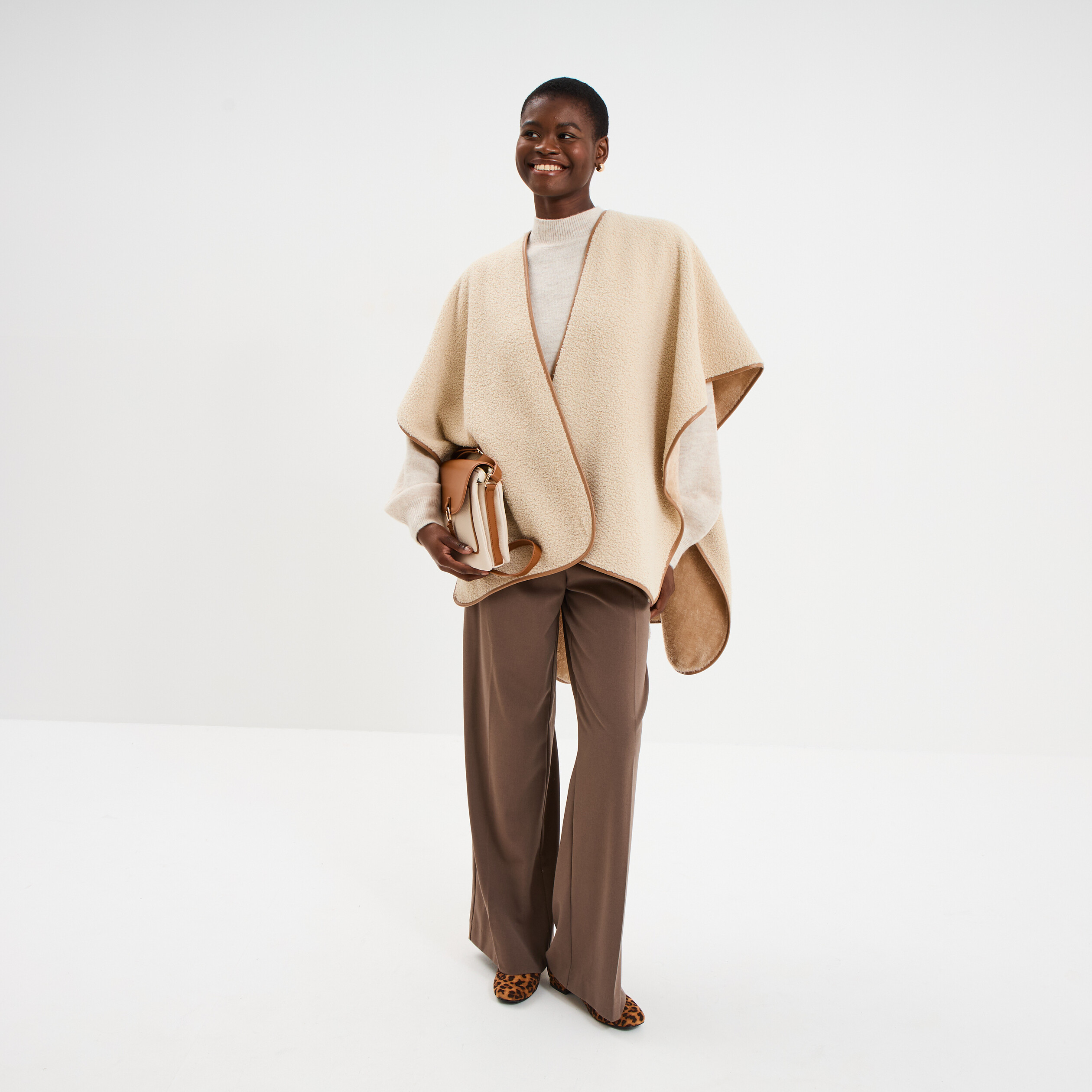 Poncho asym&eacute;trique polaire ivoire femme