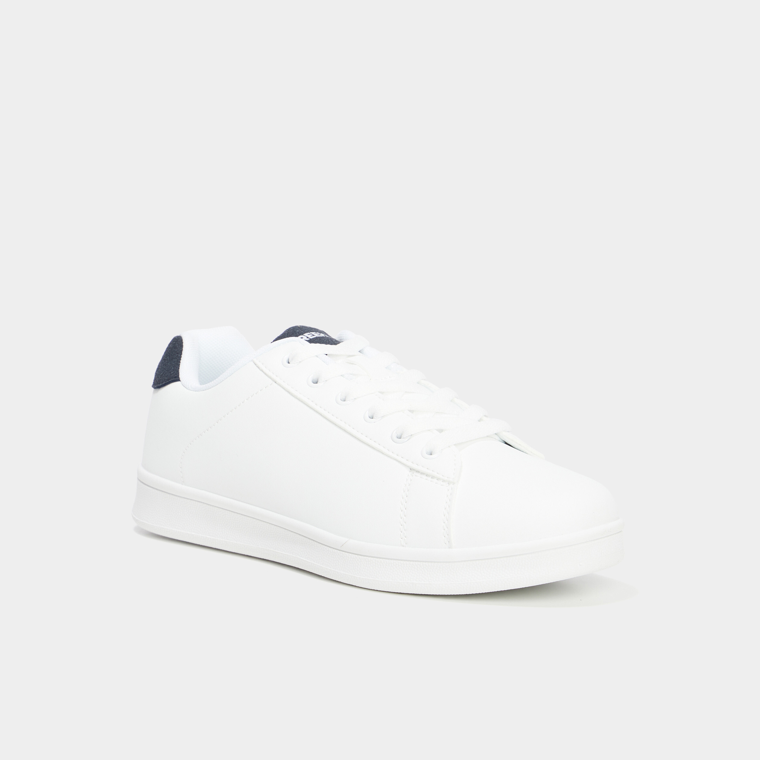 Baskets &agrave; lacets bout rond bleu marine femme