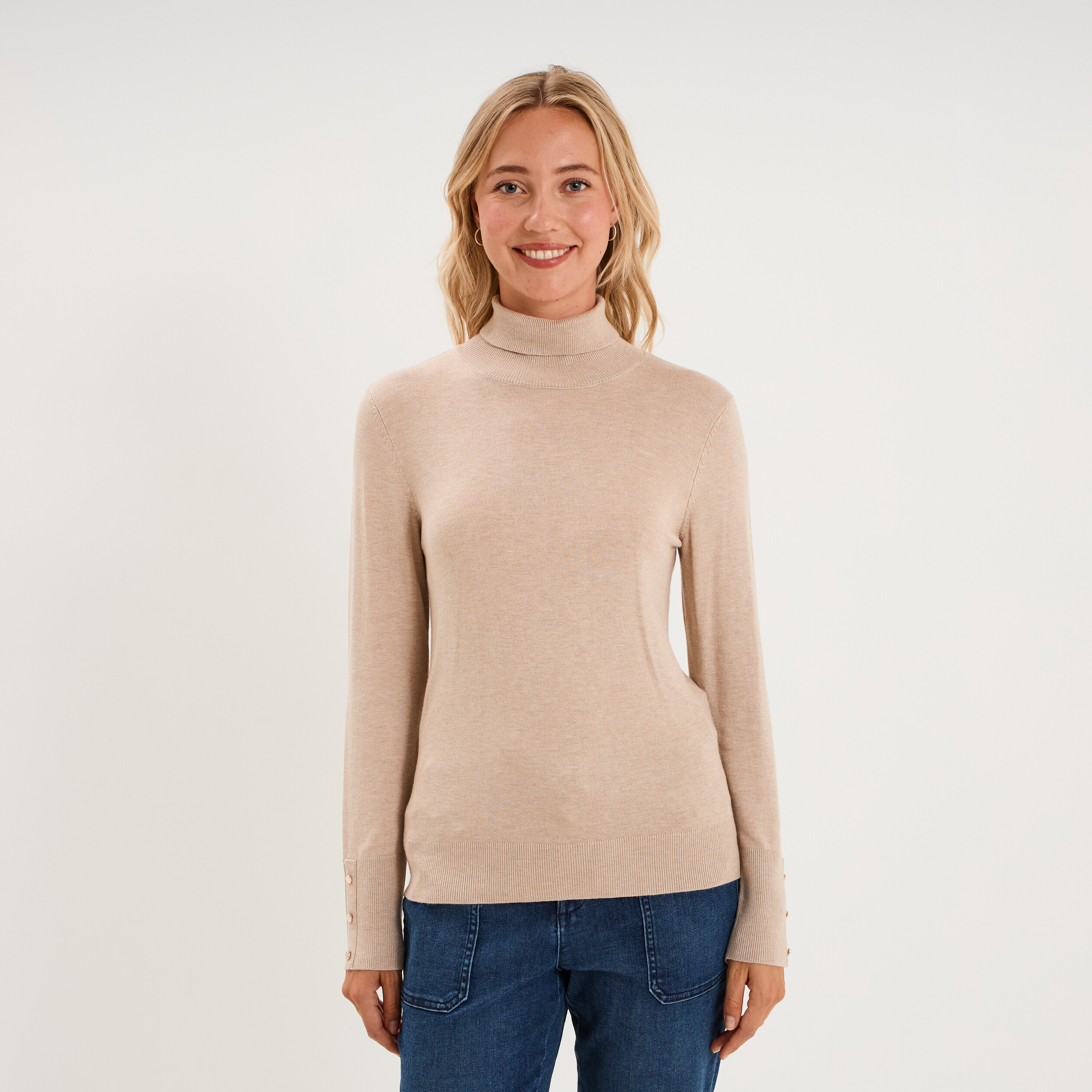 Pull col roul&eacute; avec boutons poignets beige femme