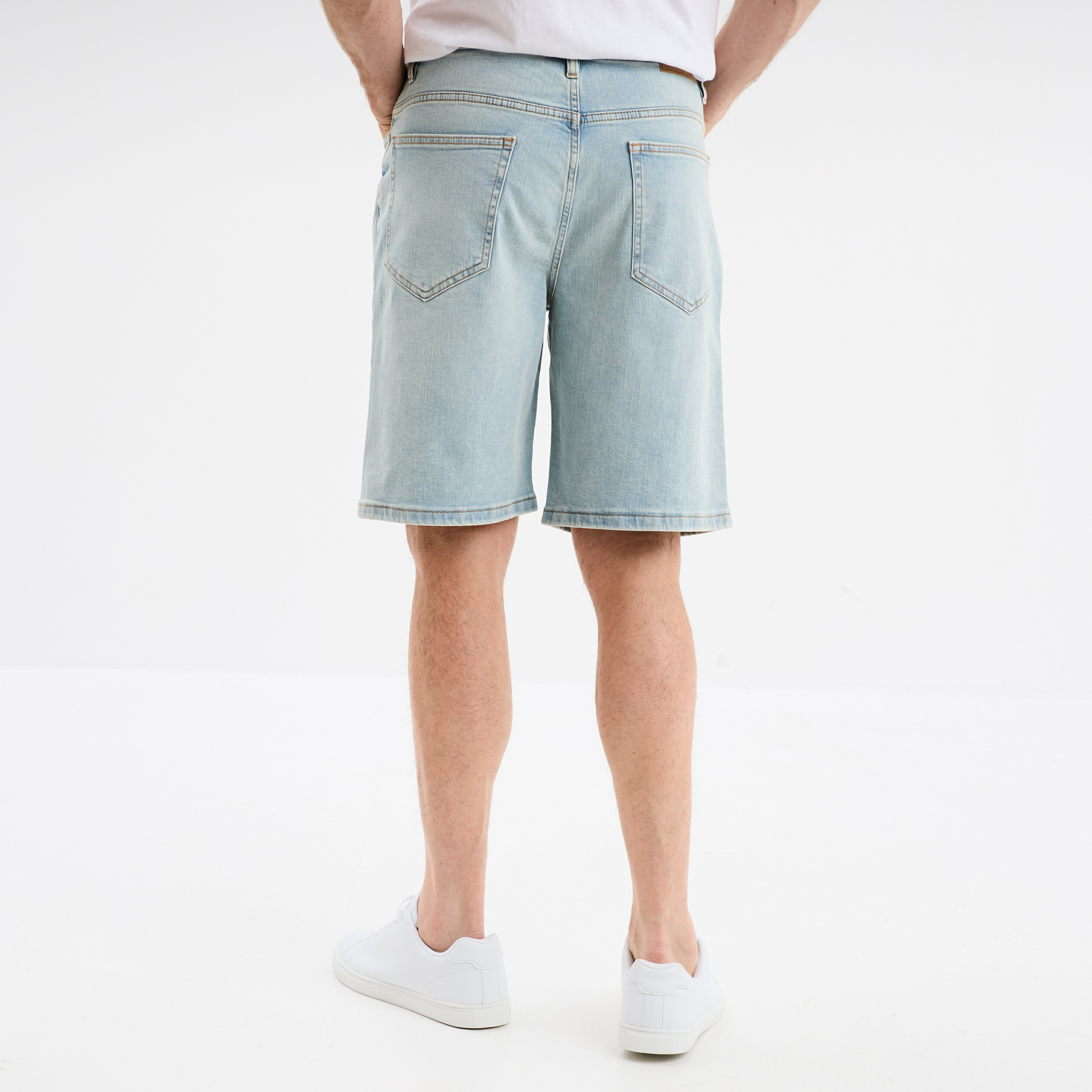 bermuda en jean droit coton denim bleach homme Bermuda en jean droit coton denim bleach homme