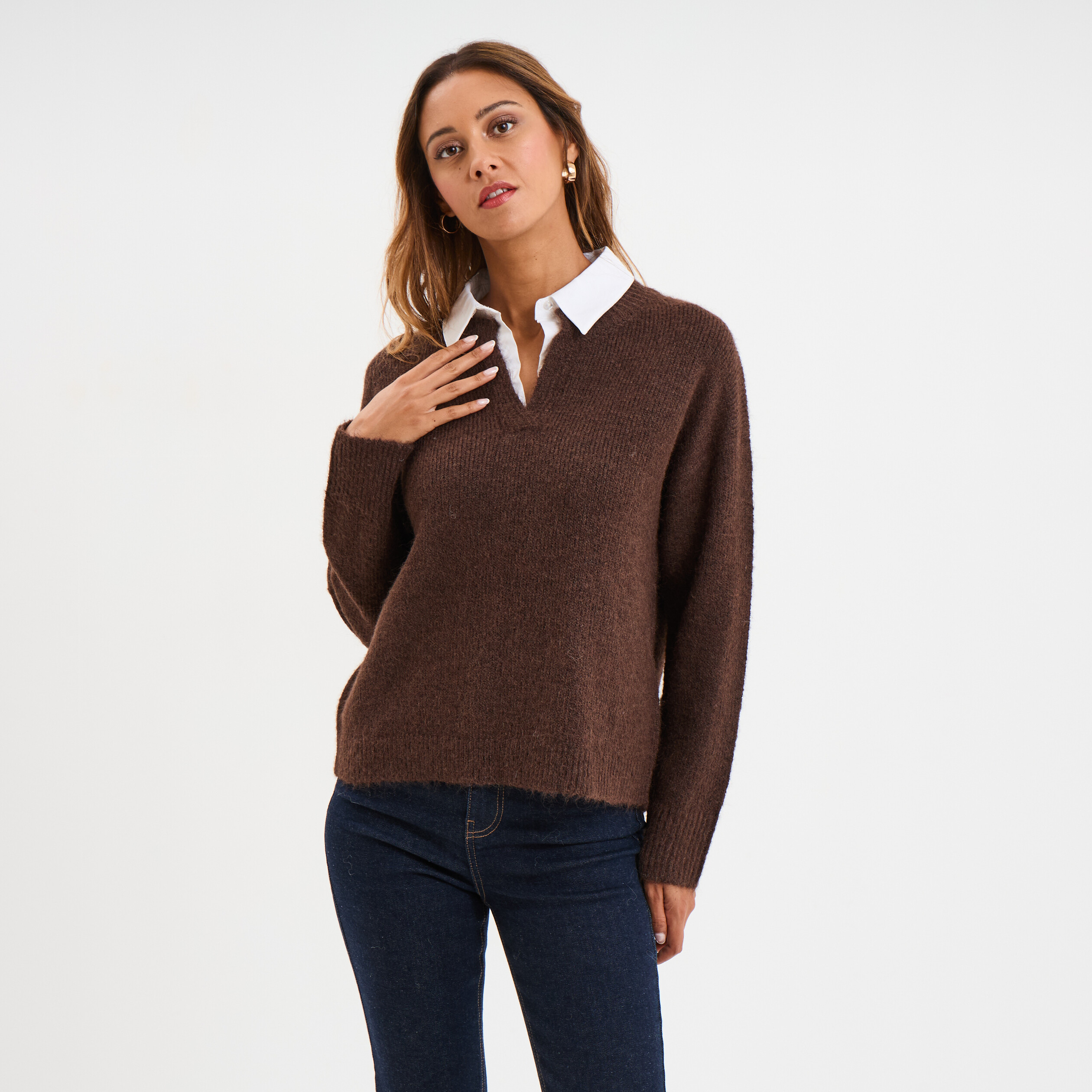 Pull 2-en-1 col chemise manches longues marron fonc&eacute; femme