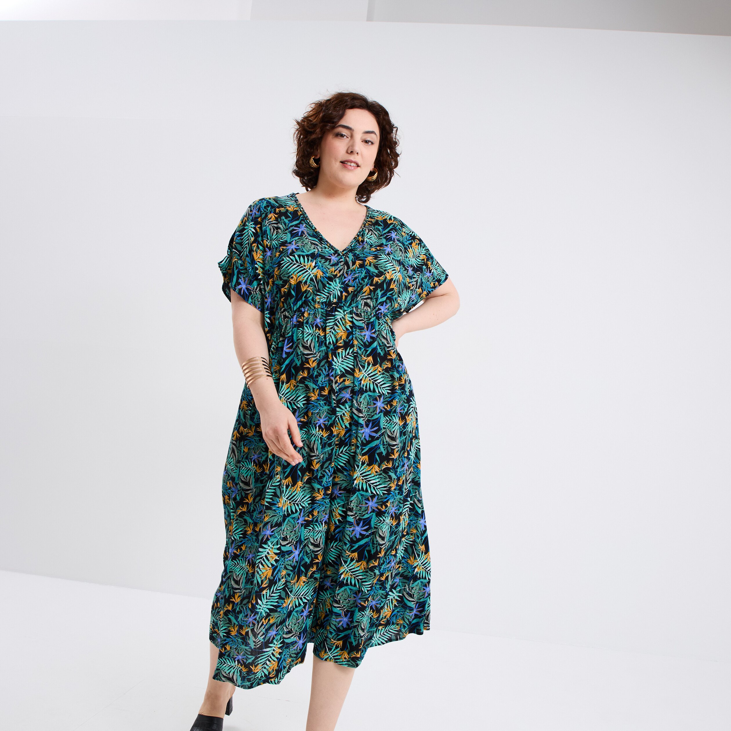 robe fluide longue col en v vert emeraude femmegt Robe fluide longue col en V vert émeraude femme grande taille