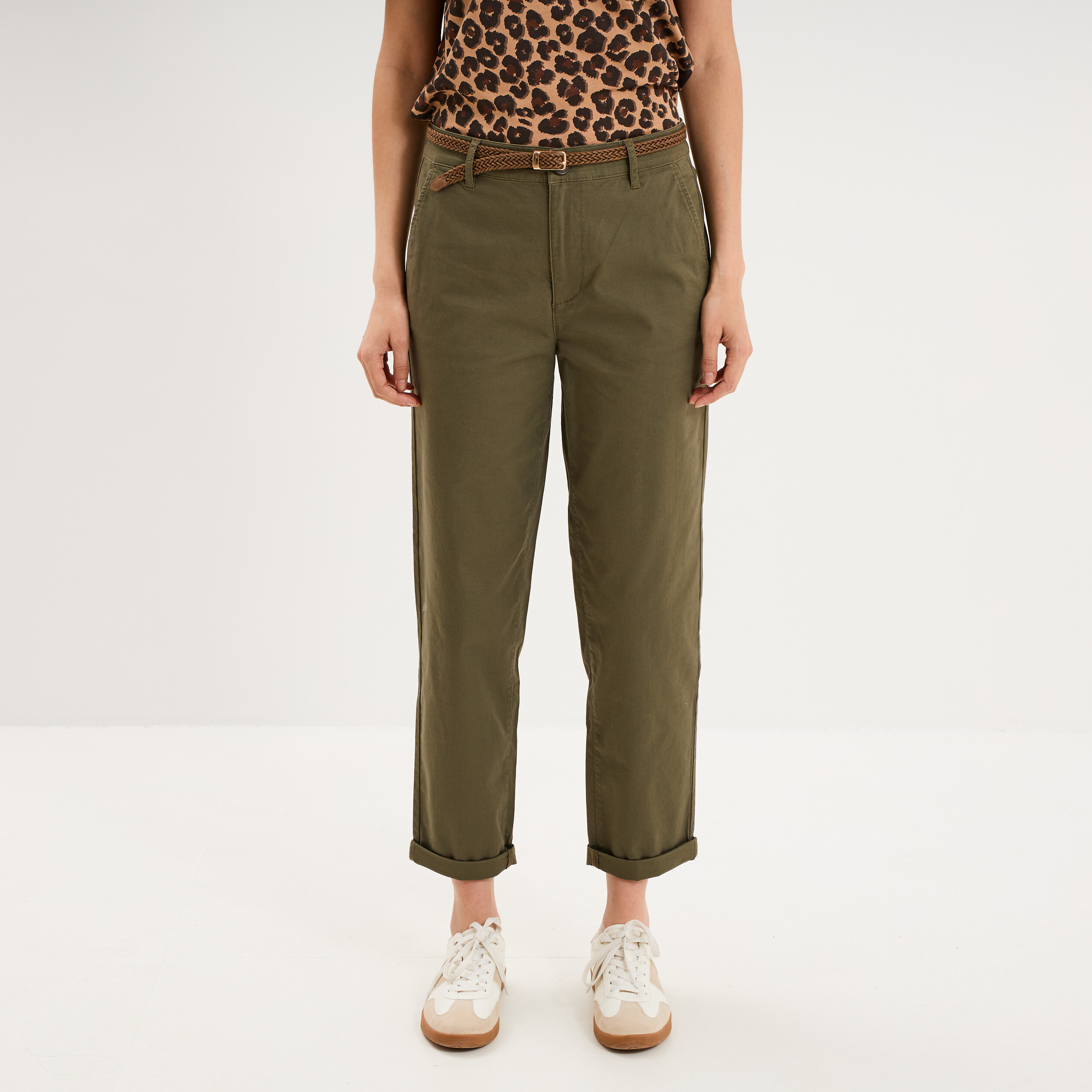 Pantalon chino regular ceinture tress&eacute;e vert kaki femme