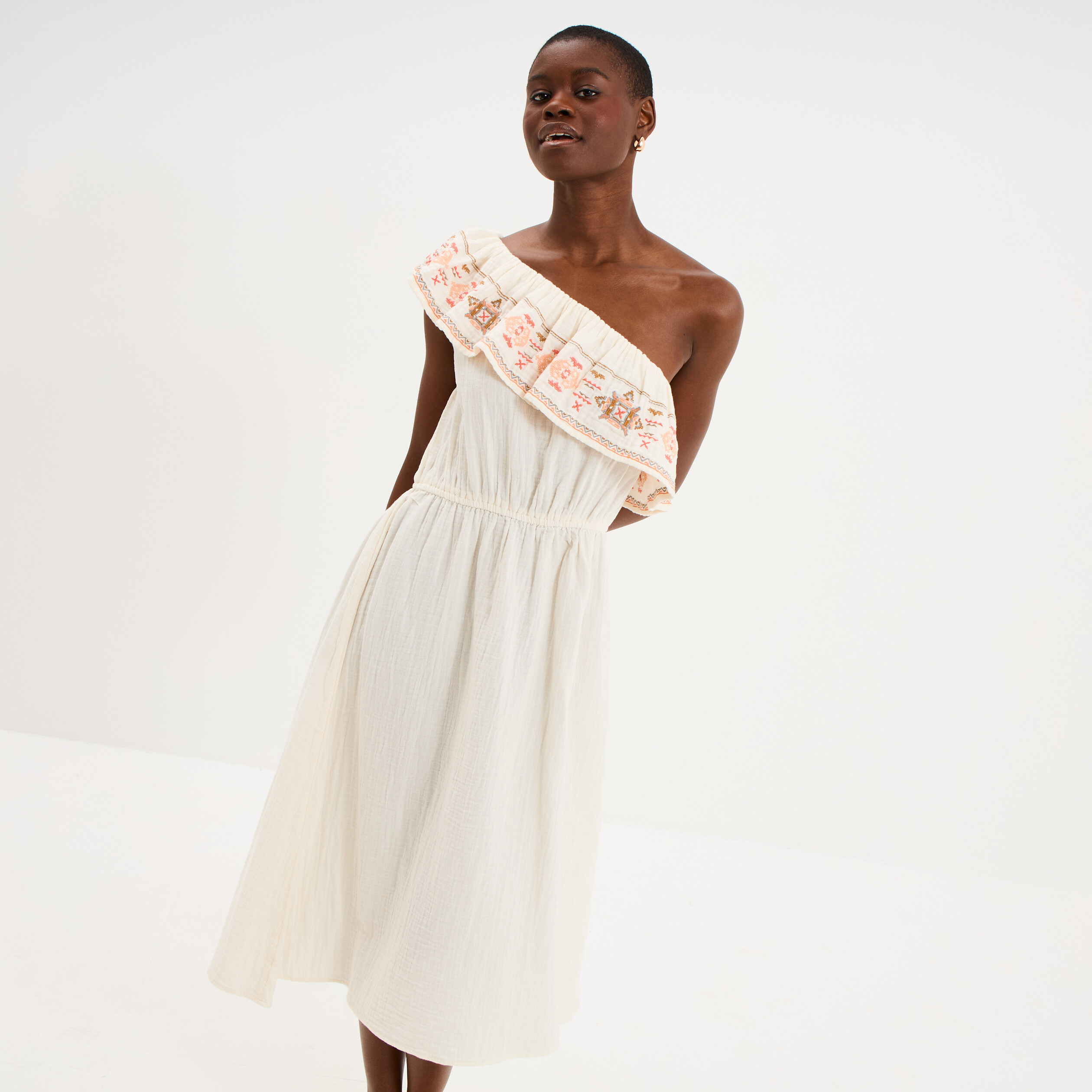 Robe asym&eacute;trique col brod&eacute; gaze de coton creme femme