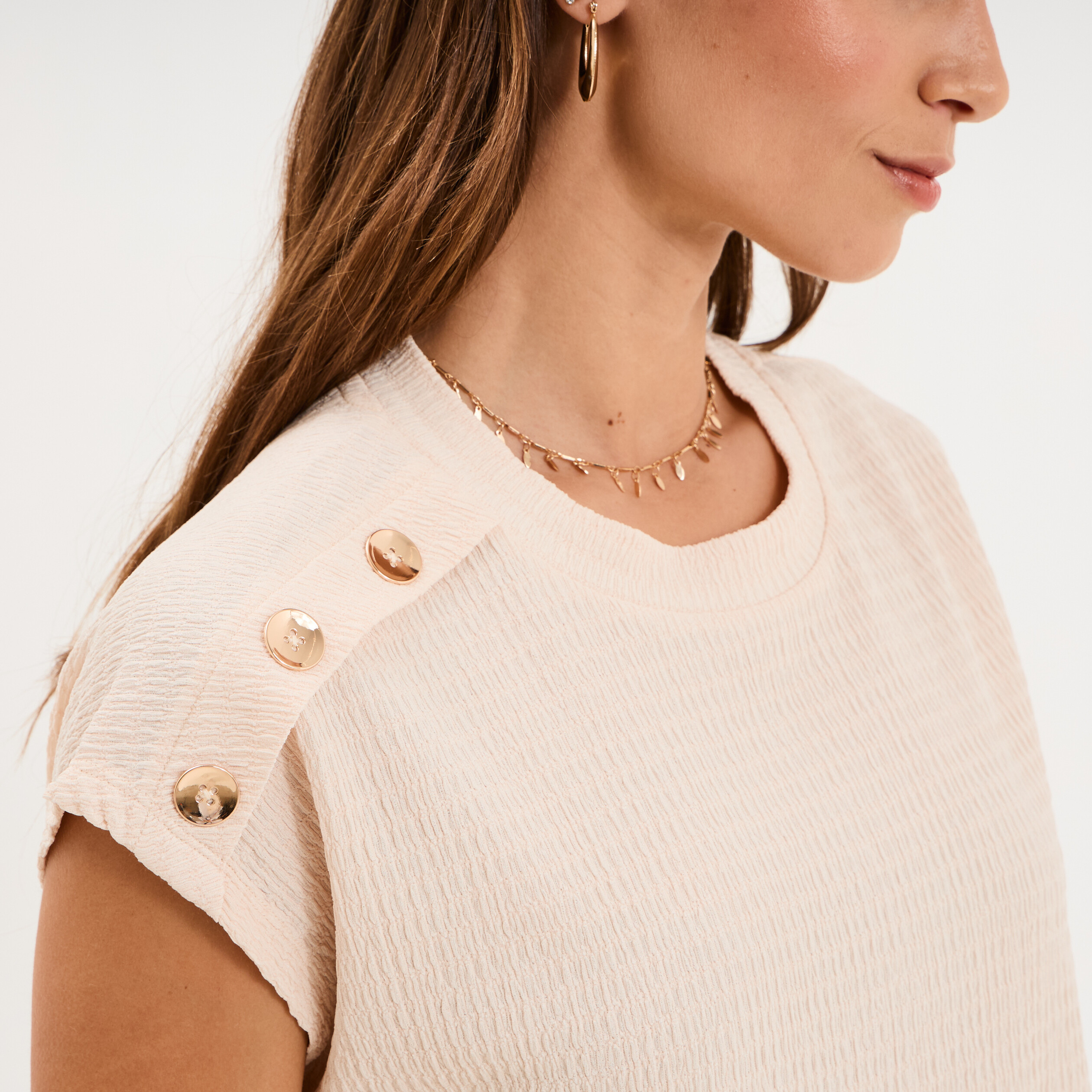 T-shirt col rond avec boutons beige femme