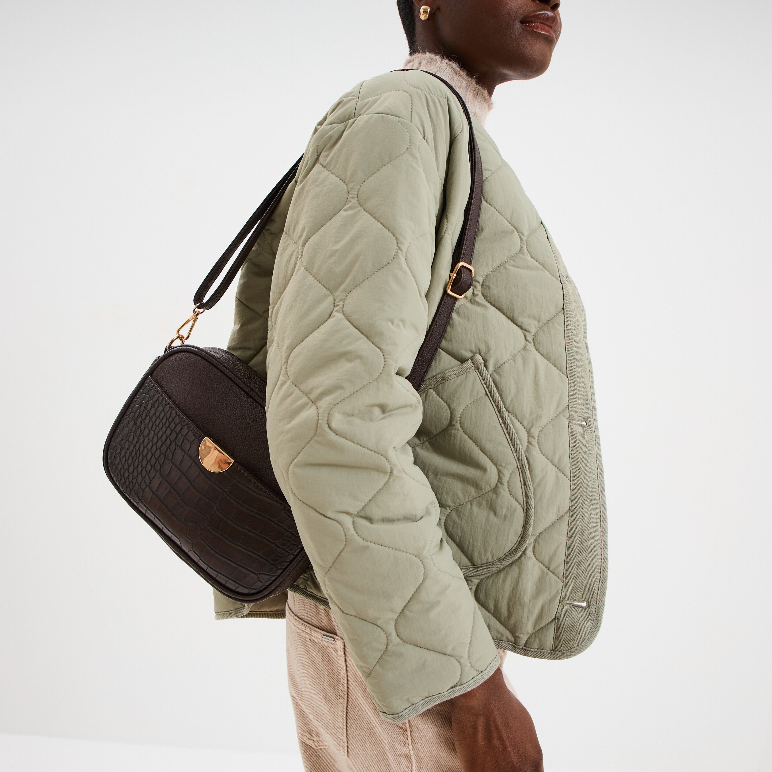 sac avec 2 bandoulieres marron fonce femme Sac avec 2 bandoulières marron foncé femme