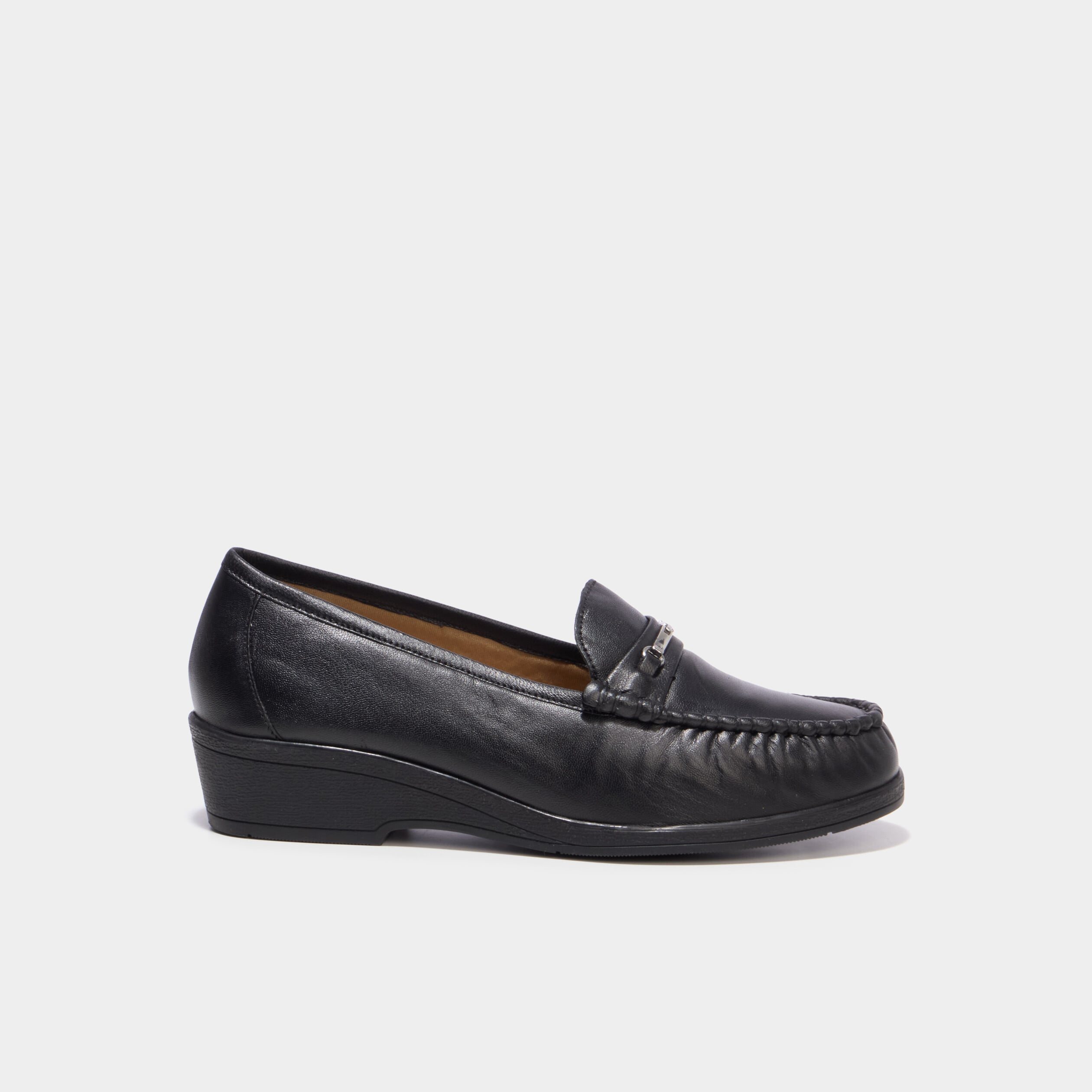 Mocassins confort pied large en cuir noir femme