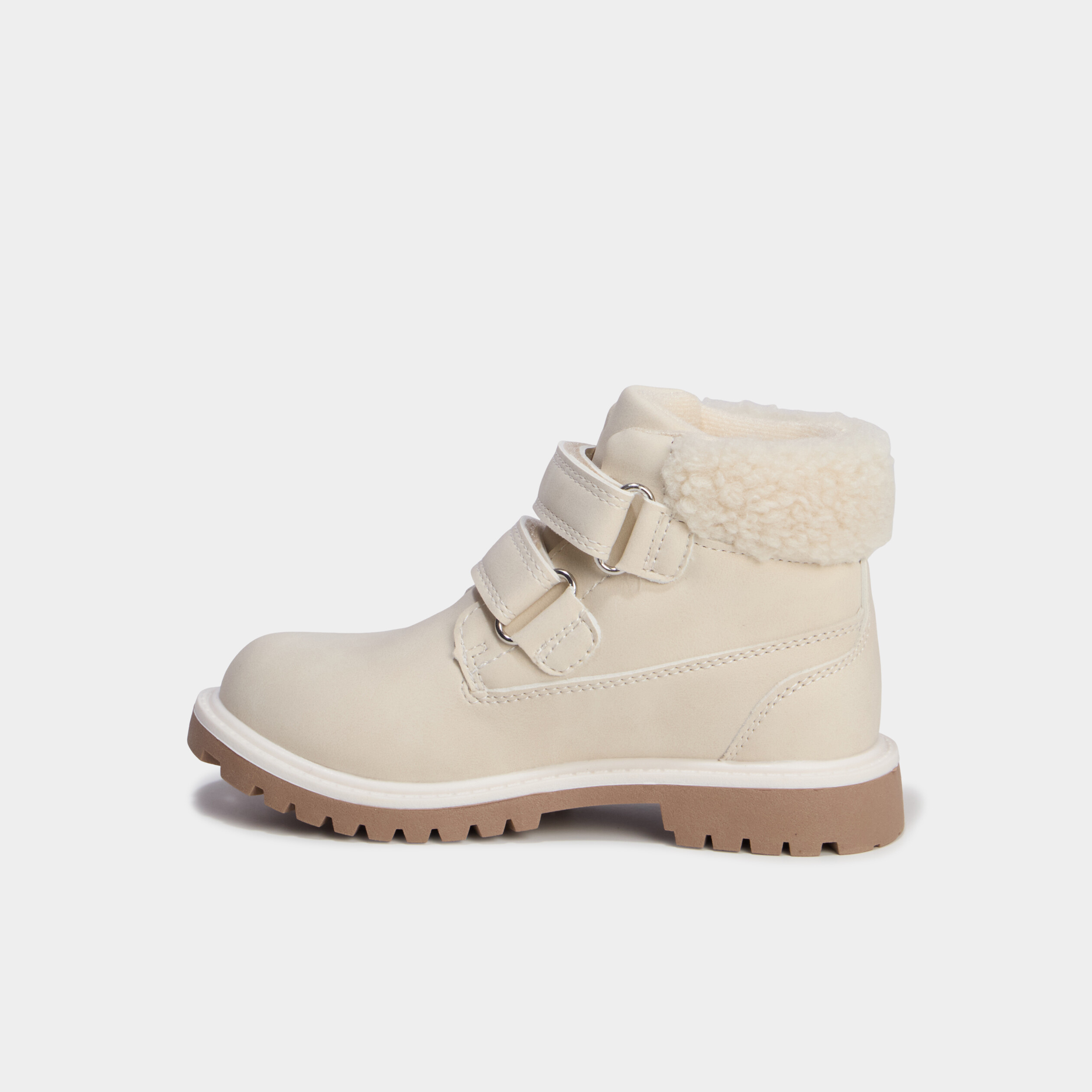 Bottines &agrave; scratchs fausse fourrure creme fille