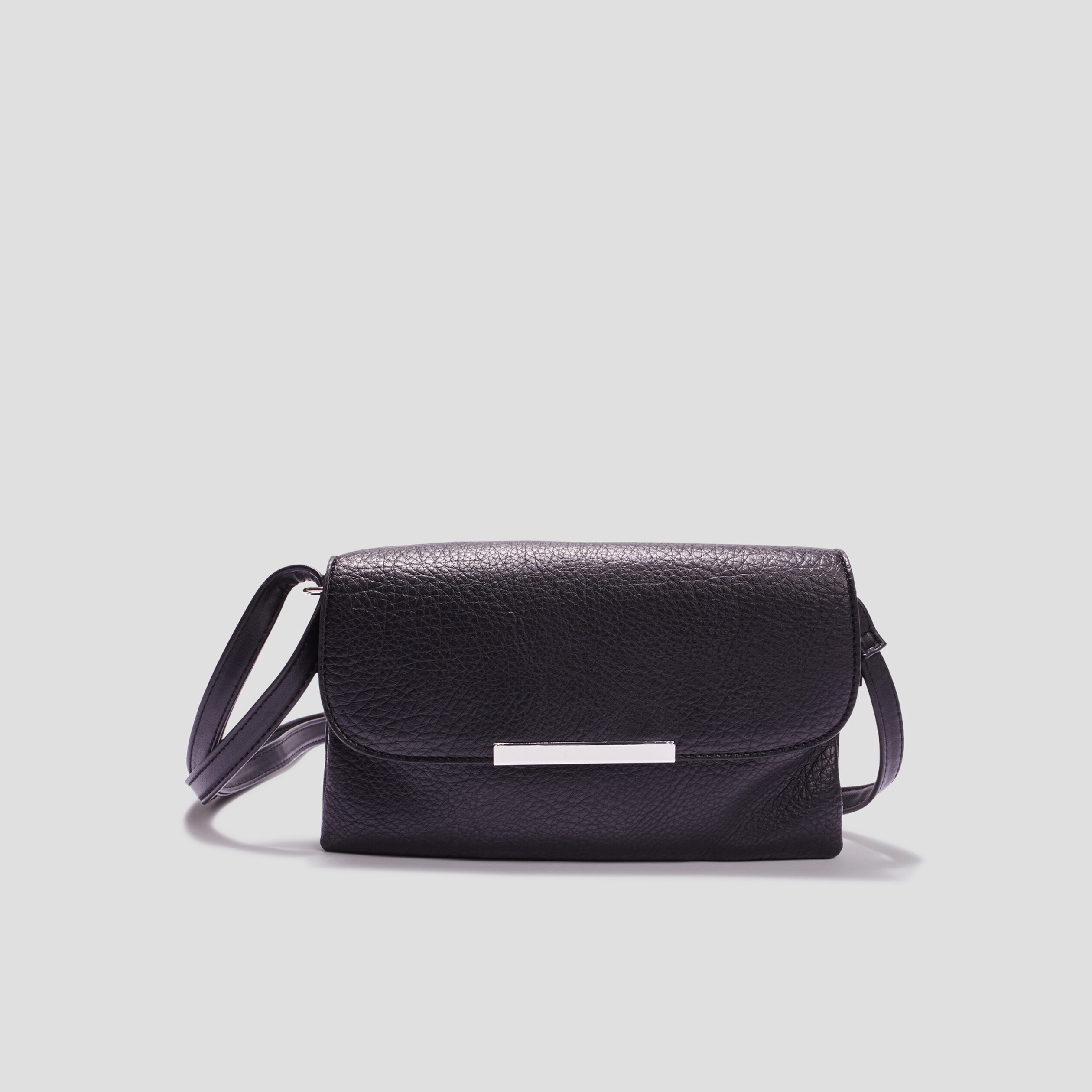 sac en bandouliere avec rabat noir femme Sac en bandoulière avec rabat noir femme