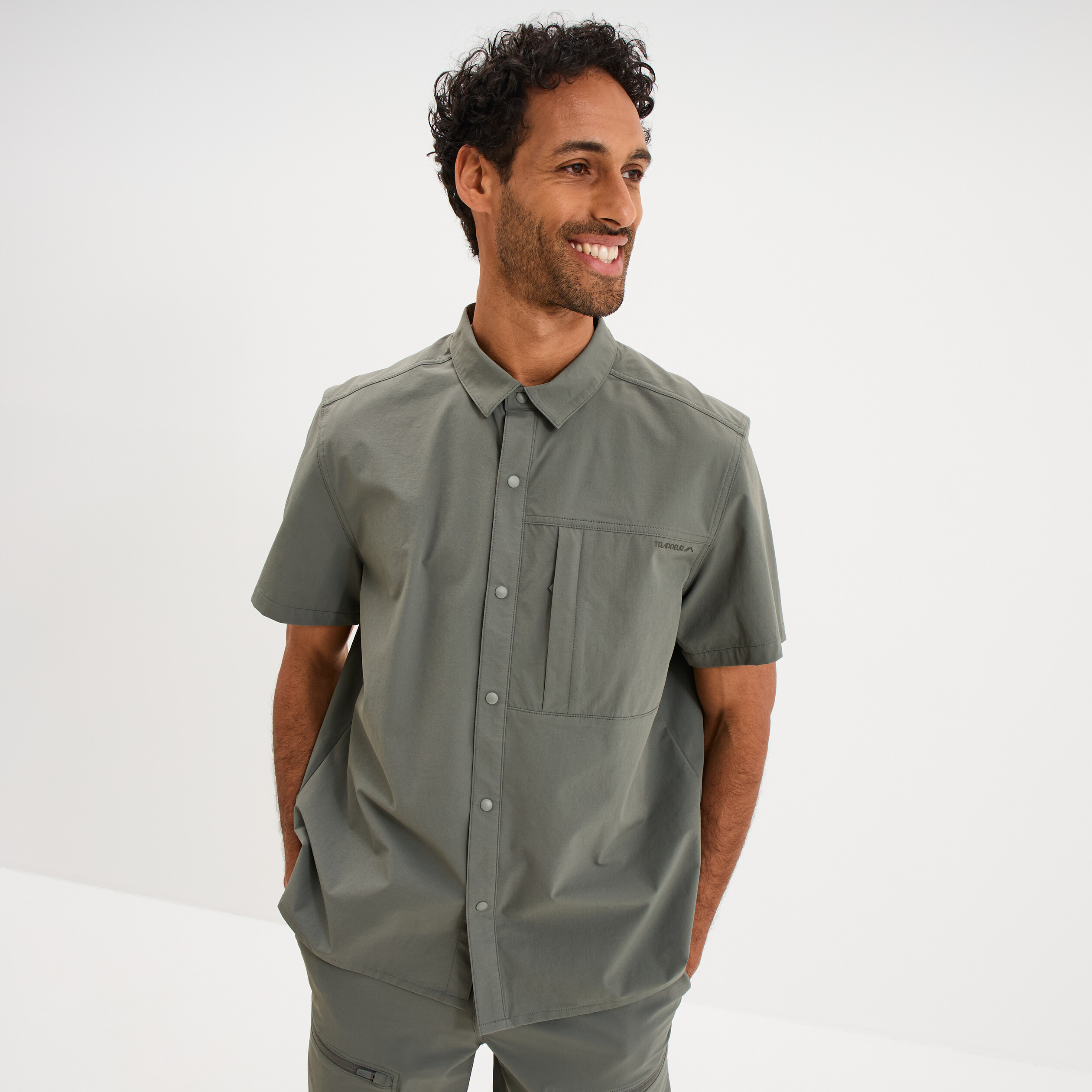 Chemise d&eacute;perlante droite stretch gris homme