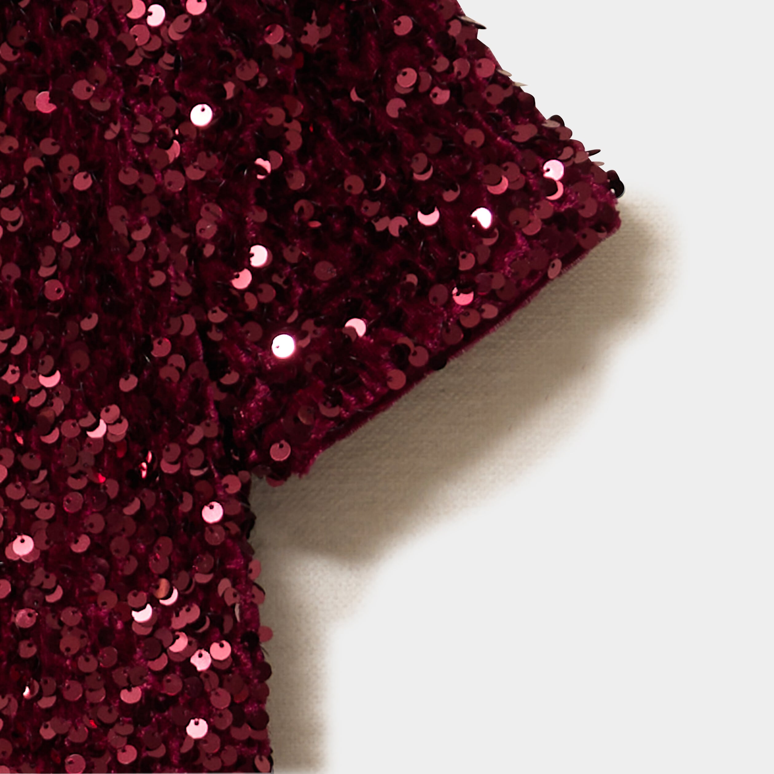 Robe trap&egrave;ze &agrave; sequins manches courtes bordeaux fille