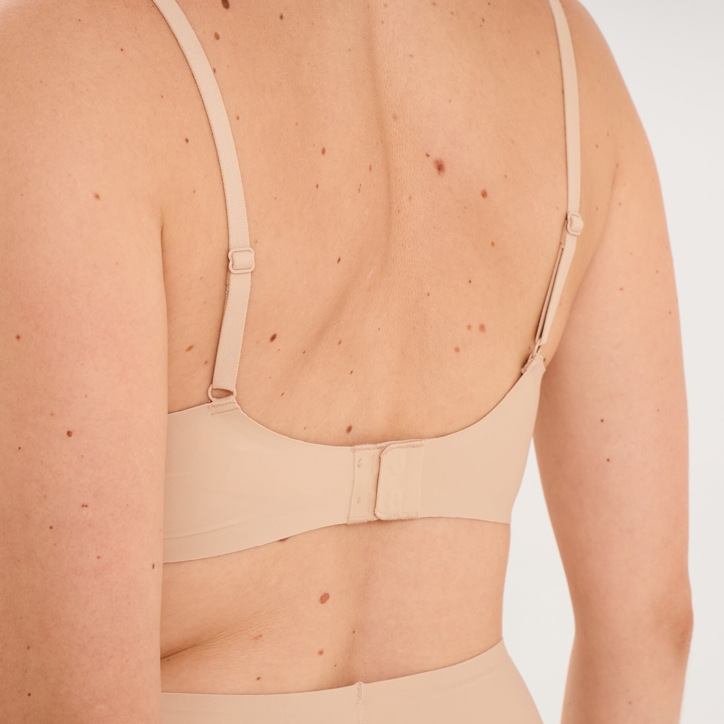 Soutien-gorge brassi&egrave;re bandeau padd&eacute; beige femme
