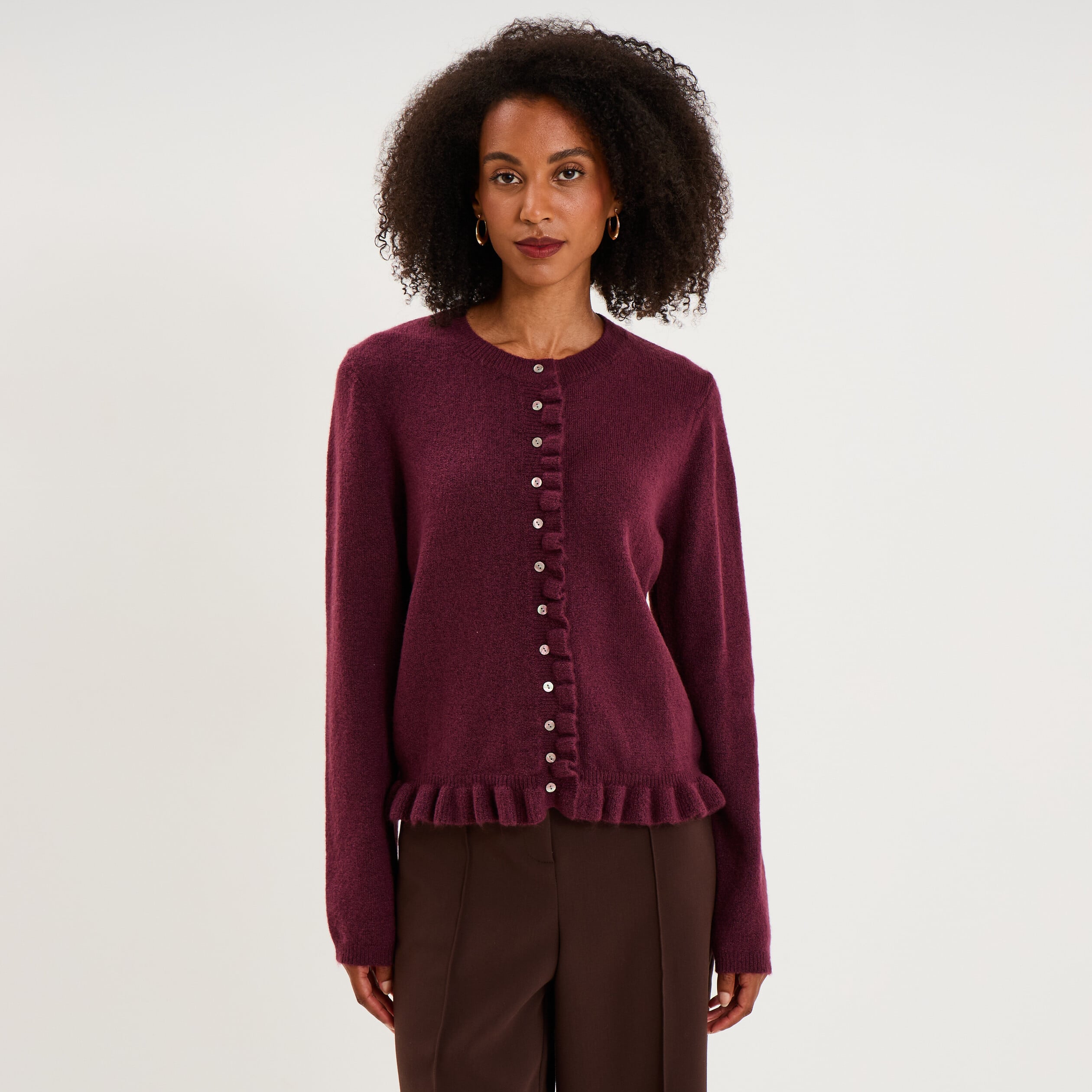 Gilet col rond &agrave; volants boutonn&eacute; prune femme
