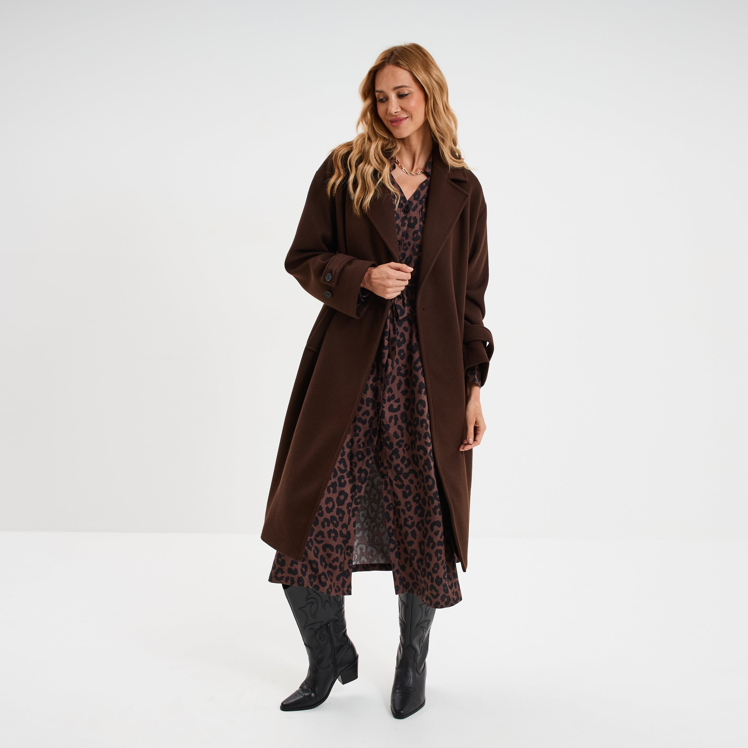 Manteau long boutonn&eacute; marron fonc&eacute; femme