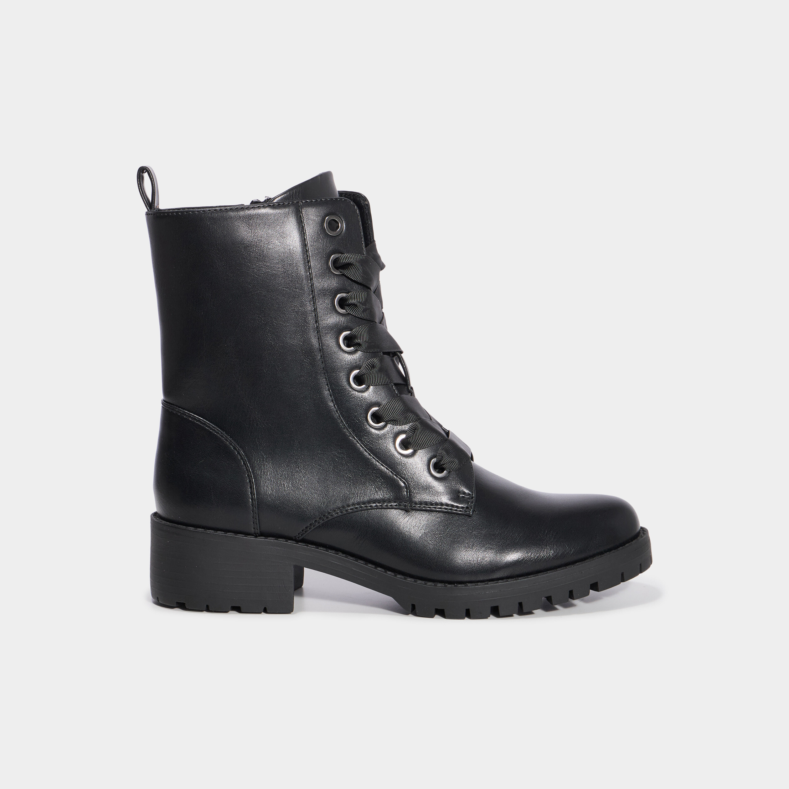 Boots avec lacets et talons noir femme
