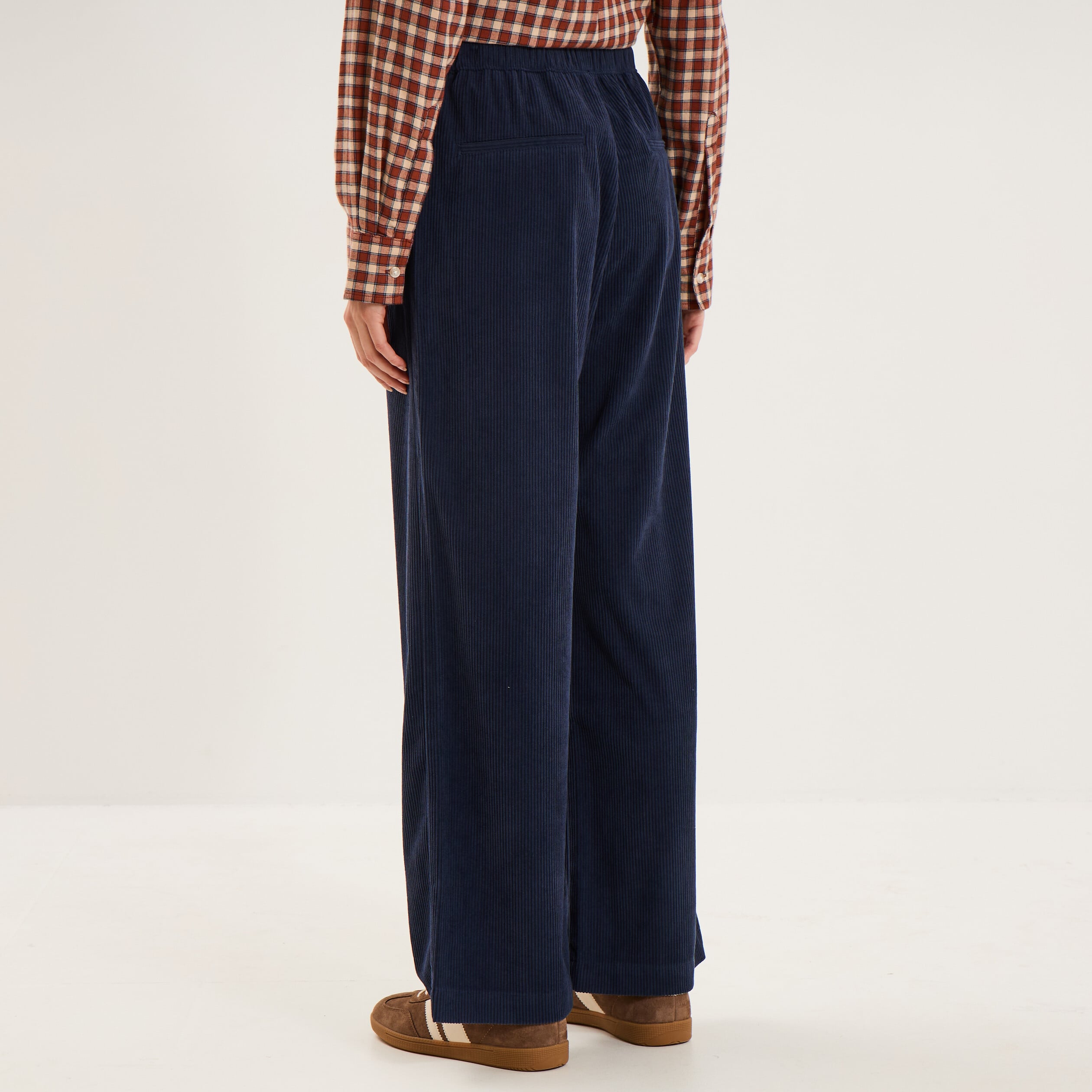 Pantalon large effet velours c&ocirc;tel&eacute; bleu marine femme