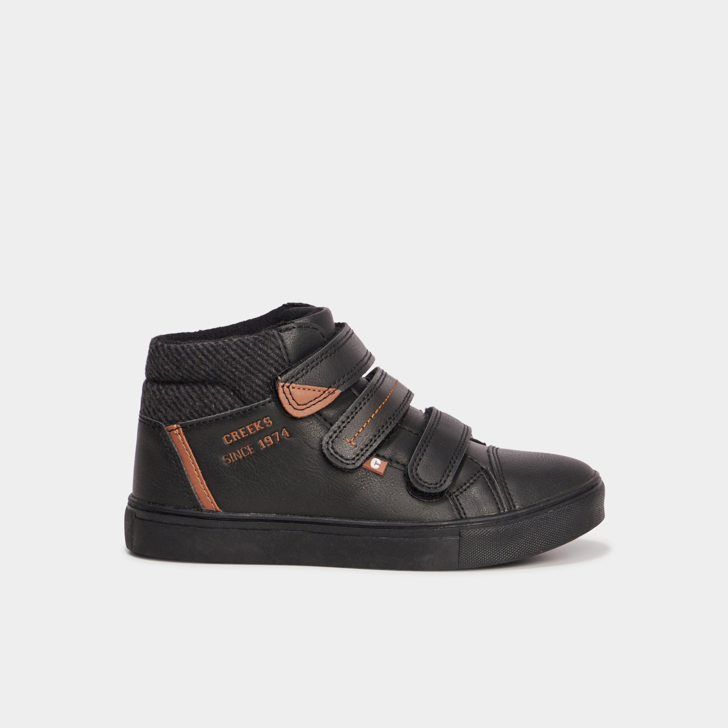 baskets montantes a scratchs bout rond noir garcon Baskets montantes à scratchs bout rond noir garçon