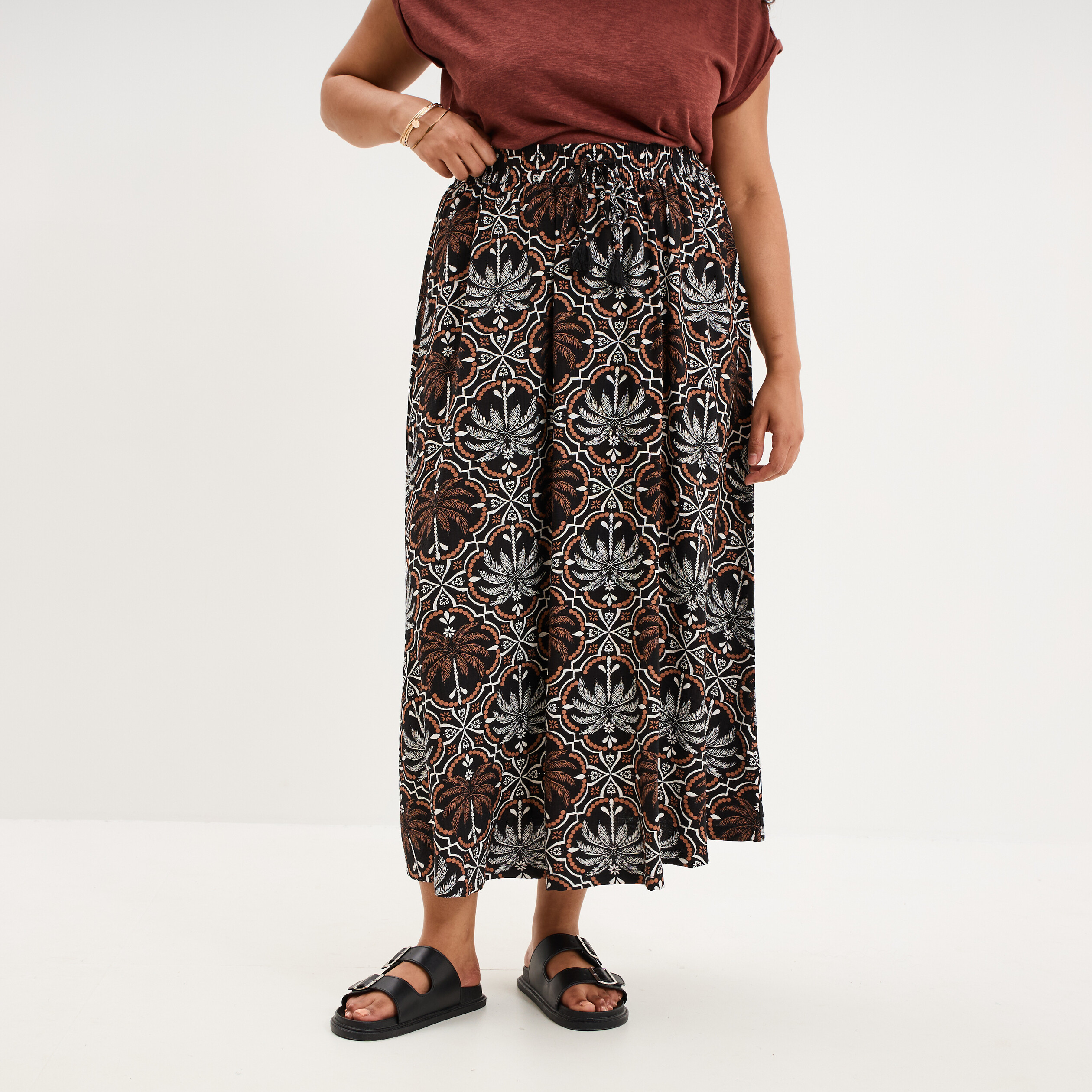 Jupe longue &eacute;vas&eacute;e noir femme grande taille