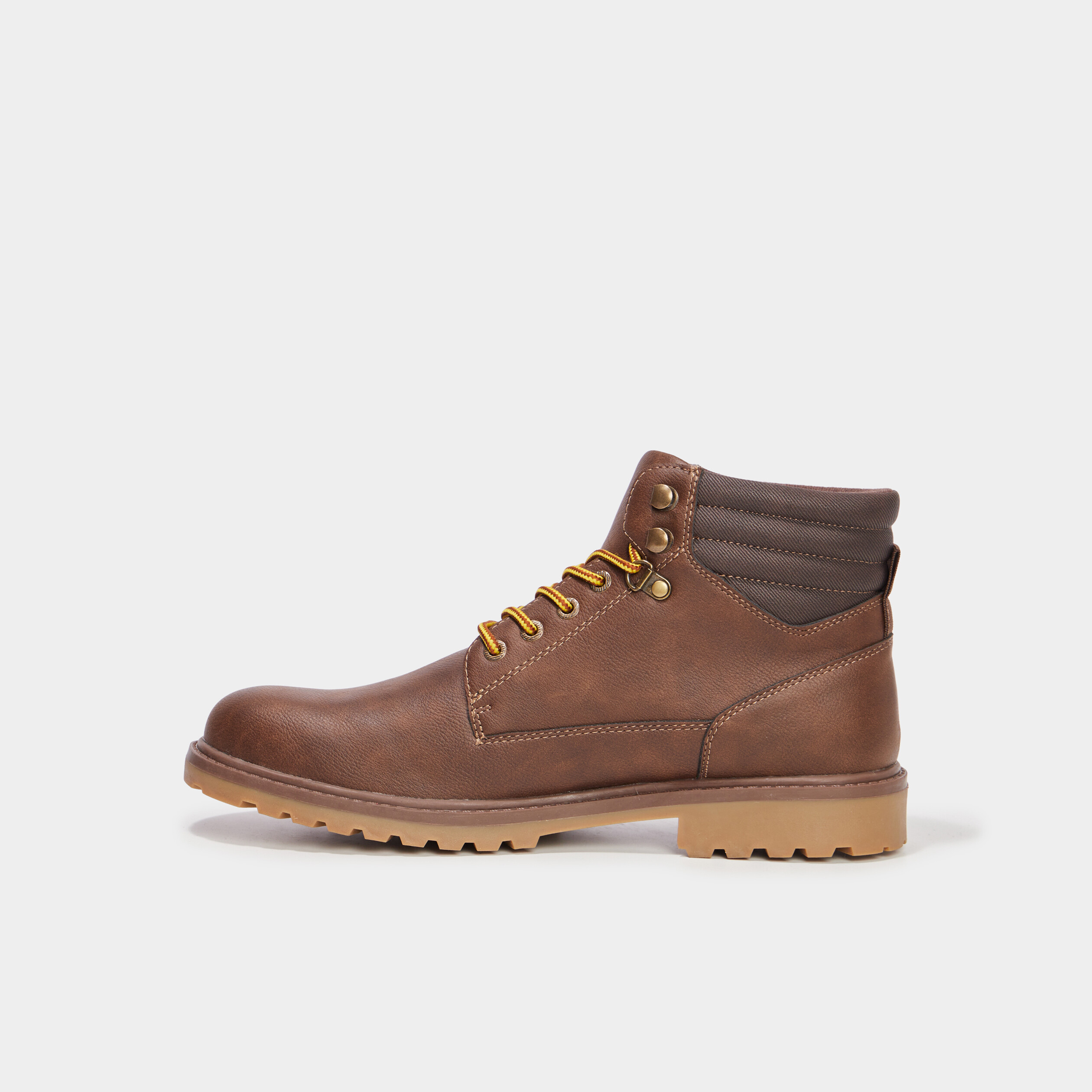 boots crantees a lacets marron homme Boots crantées à lacets marron homme