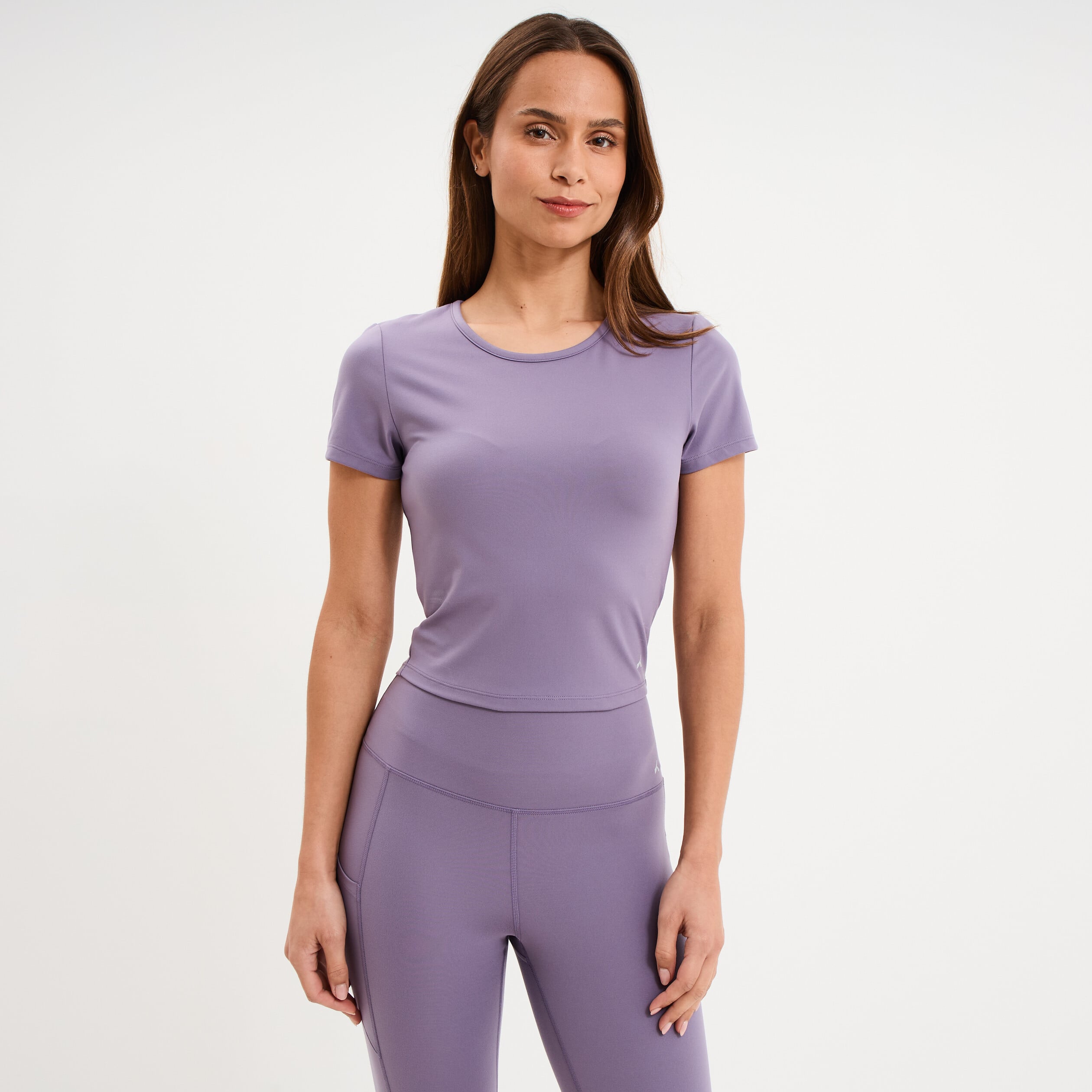 T-shirt de sport court ajust&eacute; violet femme