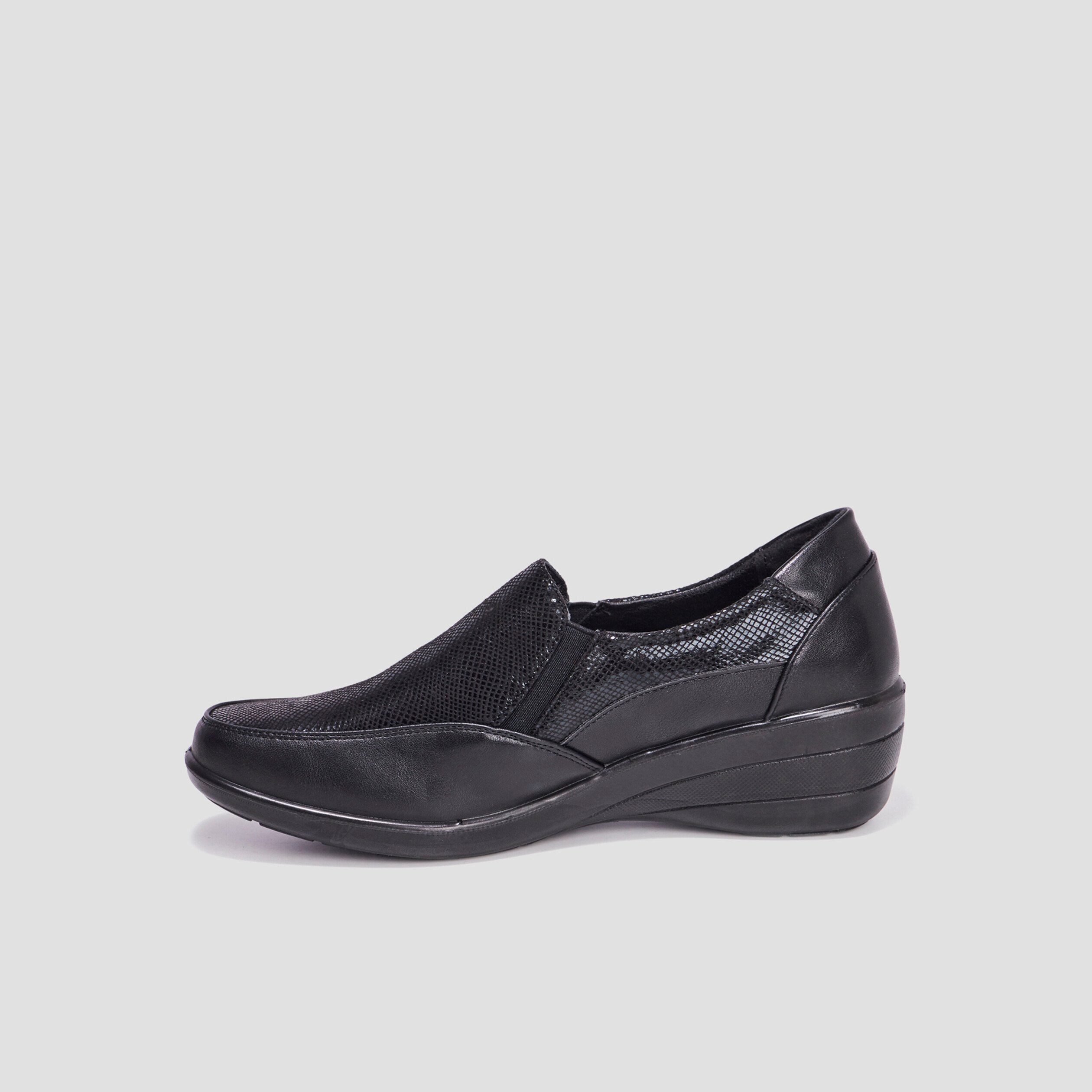 Loafers pied large Confortissimo noir femme