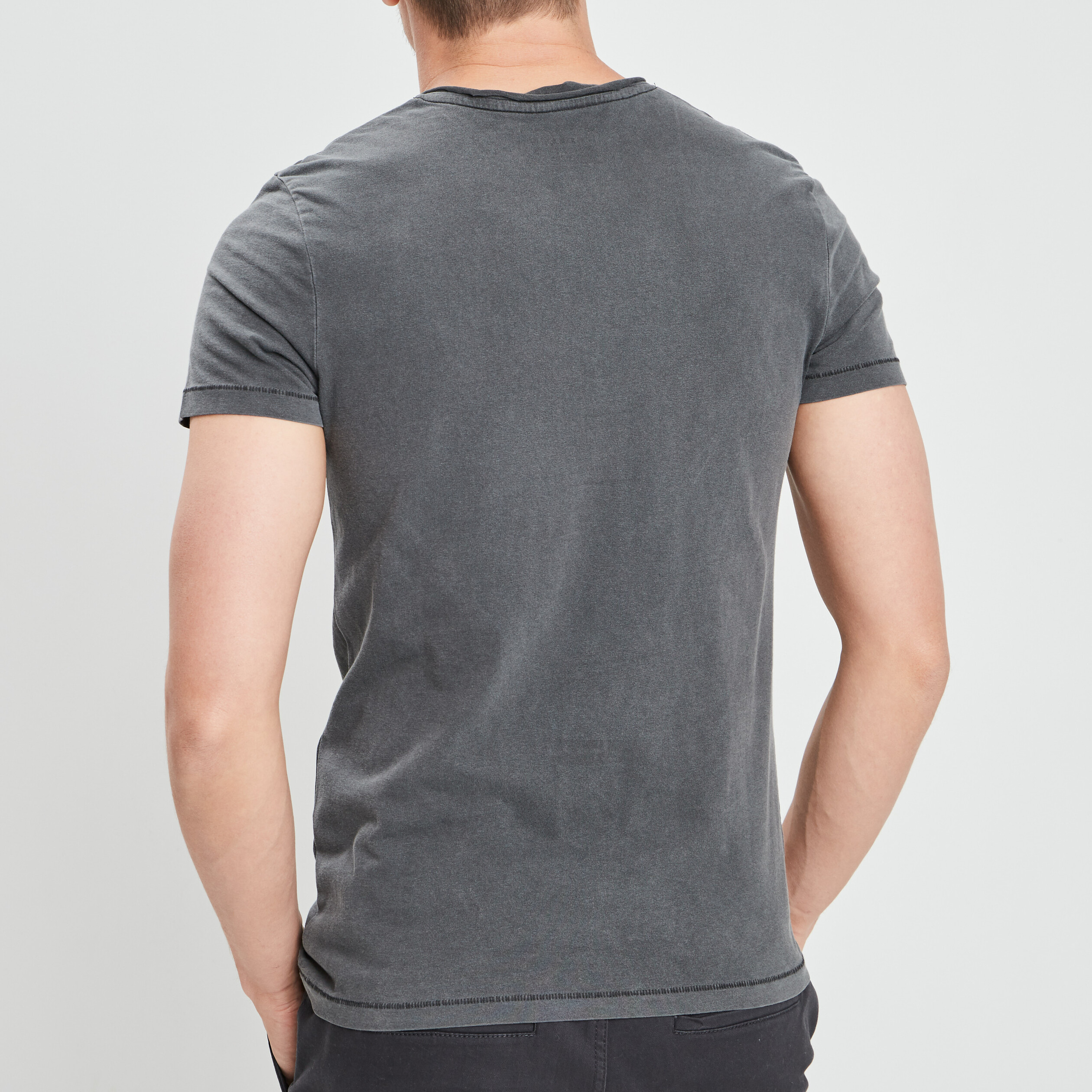 T-shirt ajusté manches courtes gris foncé homme