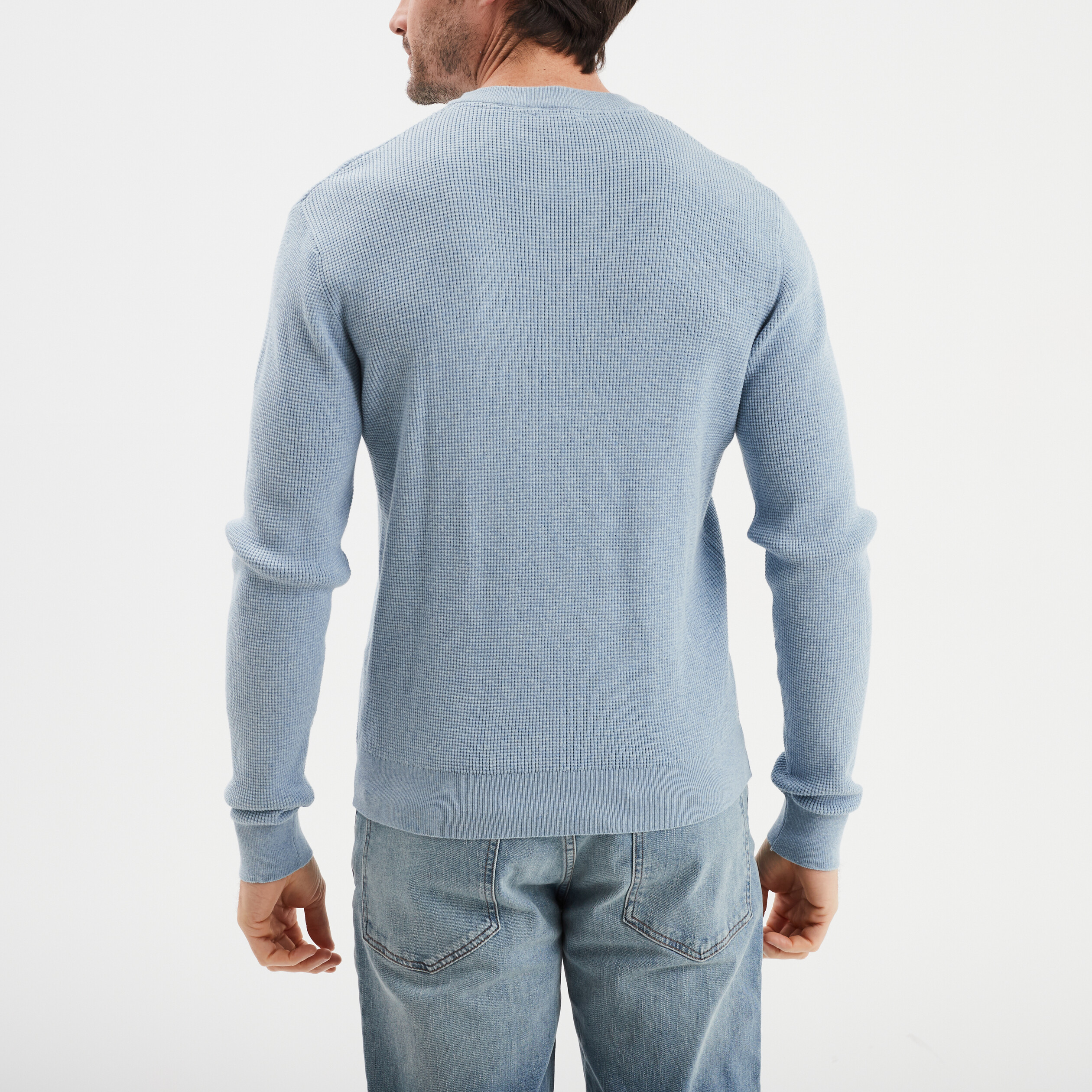 Pull en maille textur&eacute;e col rond bleu ciel homme