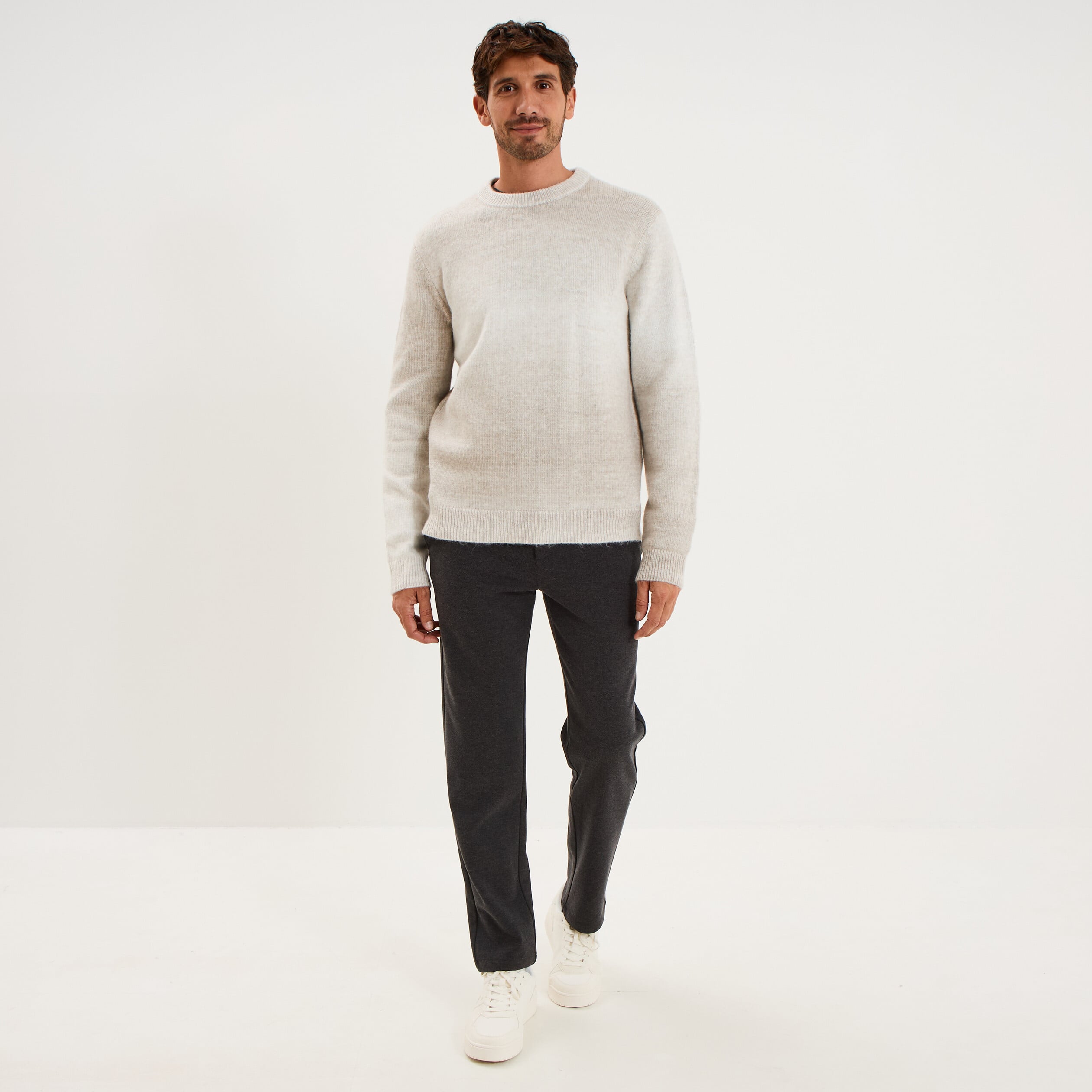 Pull droit col rond manches longues gris clair homme