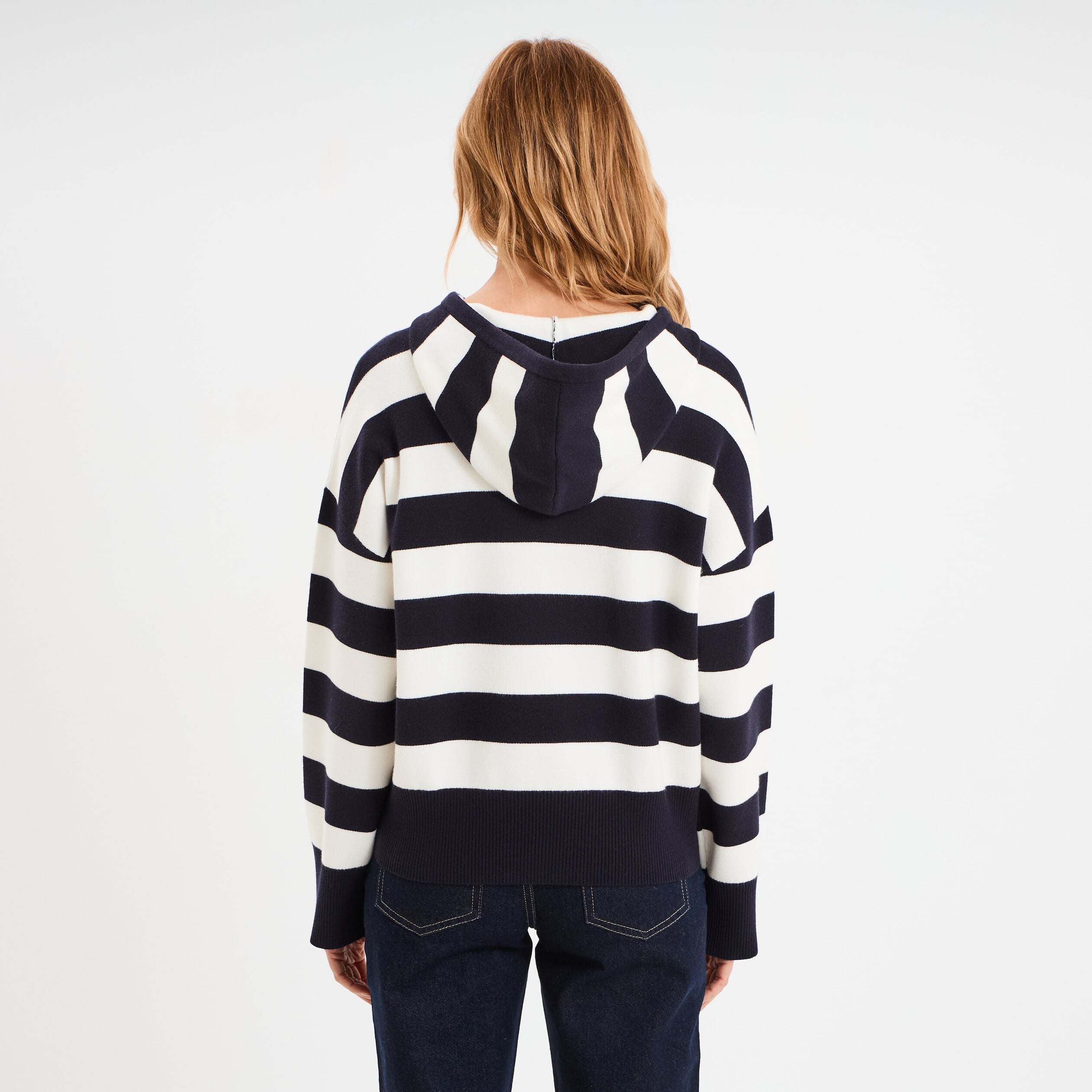 Pull &agrave; capuche manches longues bleu marine femme