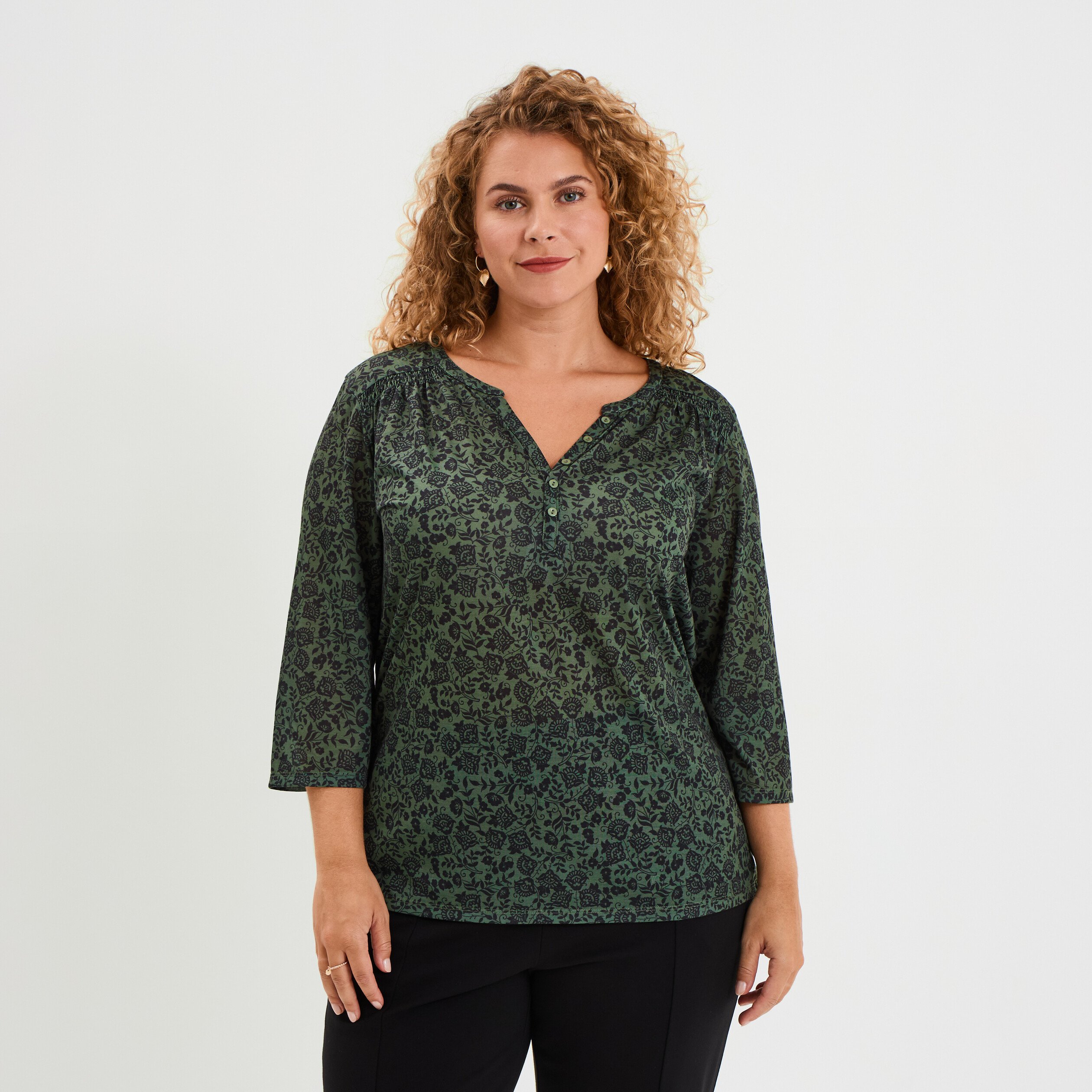 t shirt col tunisien manches 34 vert kaki femmegt T-shirt col tunisien manches 3/4 vert kaki femme grande taille