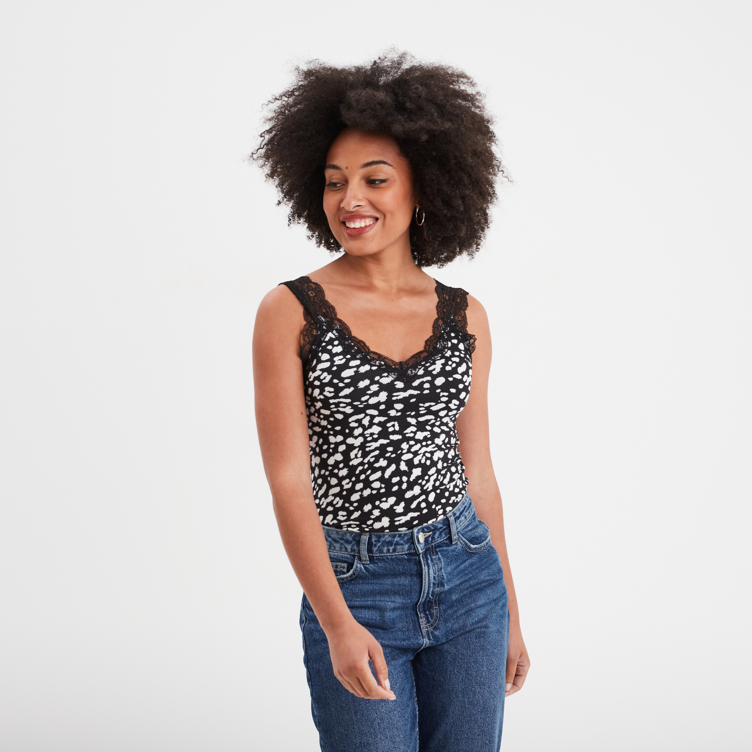 debardeur bretelles larges avec dentelle noir femme Débardeur bretelles larges avec dentelle noir femme