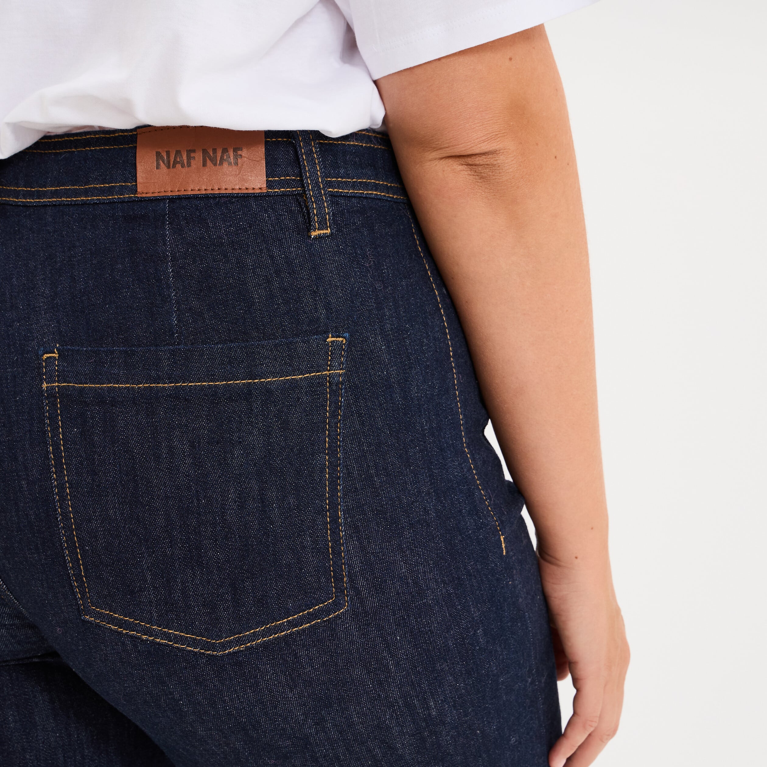 Jean large cropped poches plaqu&eacute;es denim brut femme grande taille