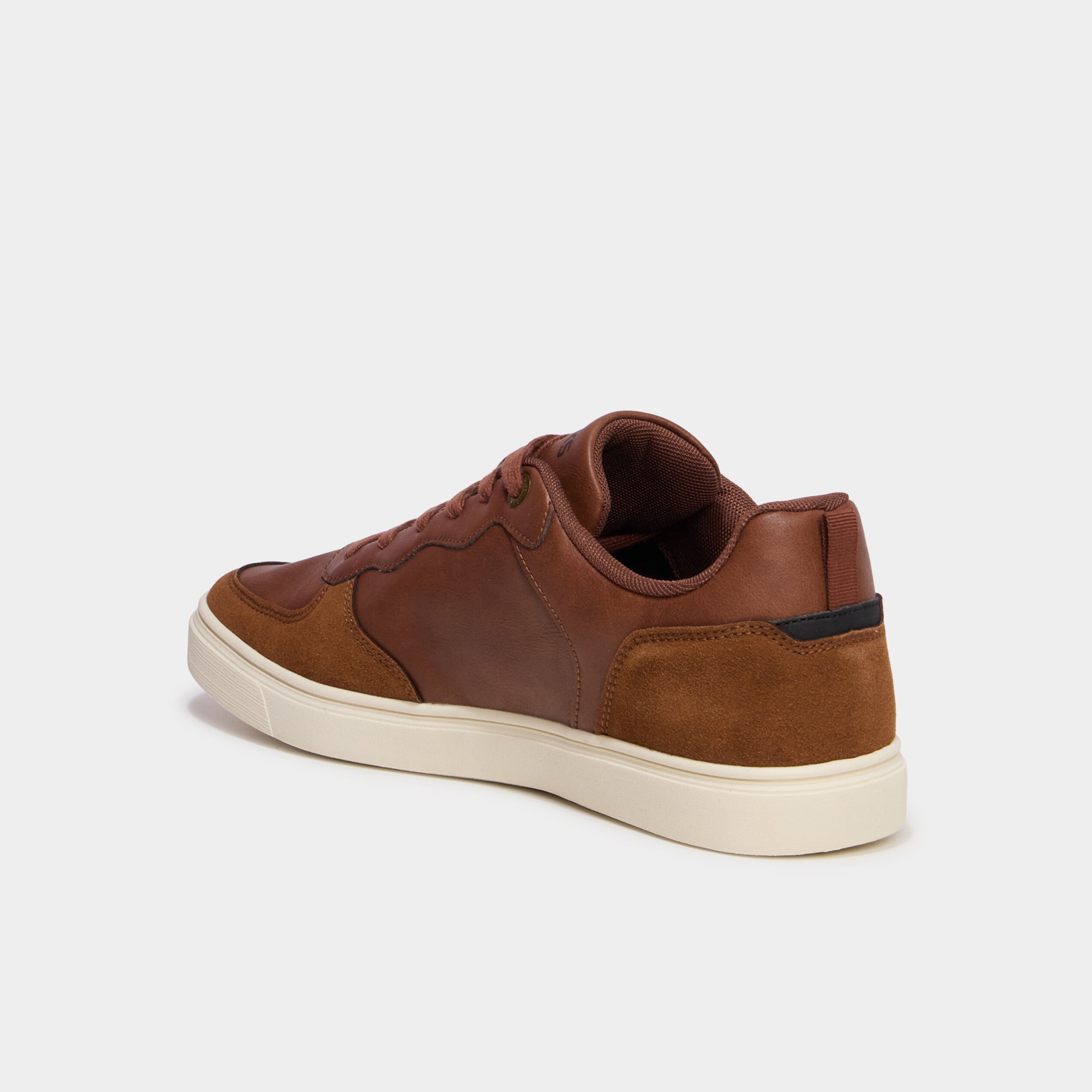 Baskets &agrave; lacets marron homme