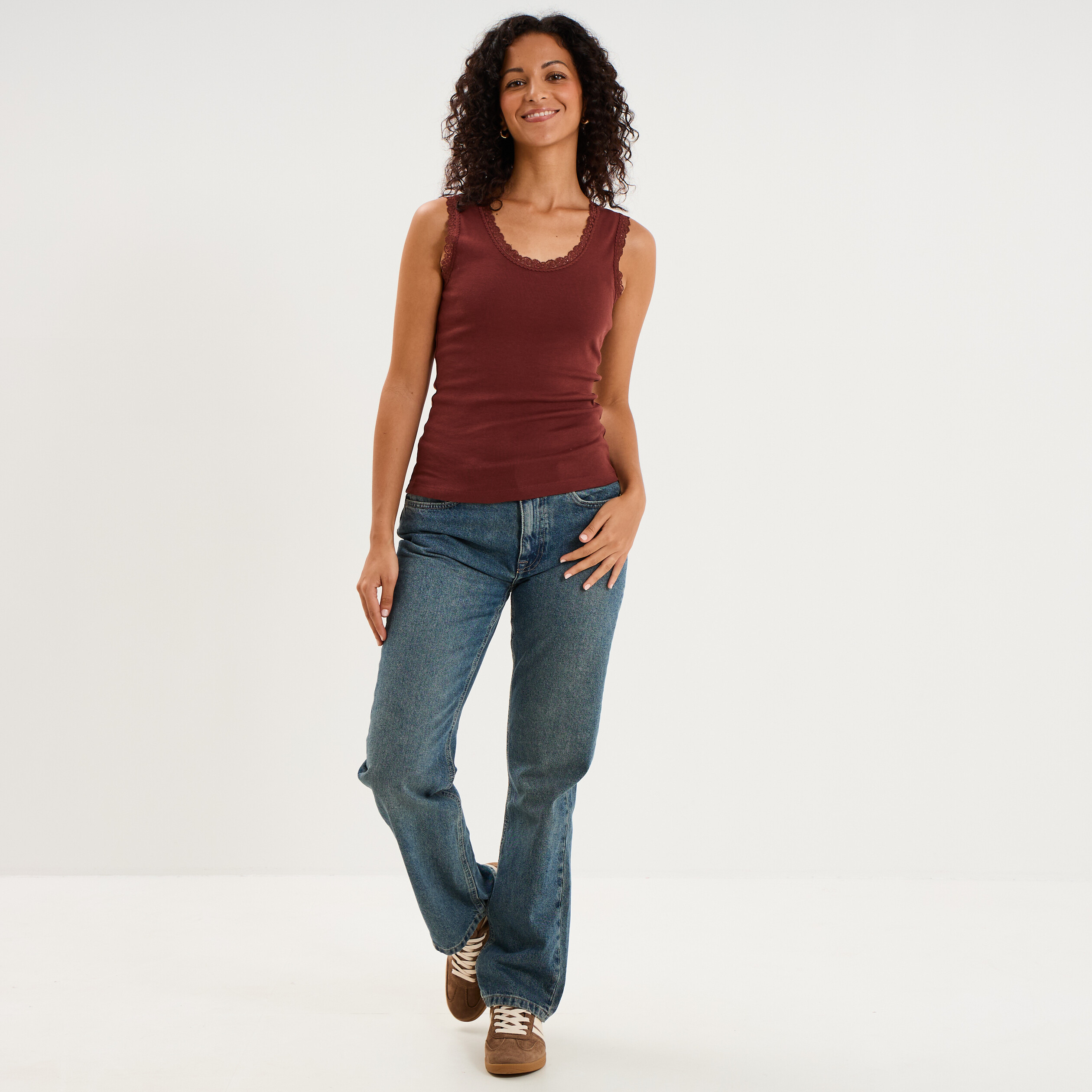 D&eacute;bardeur coton bords dentelle bordeaux femme