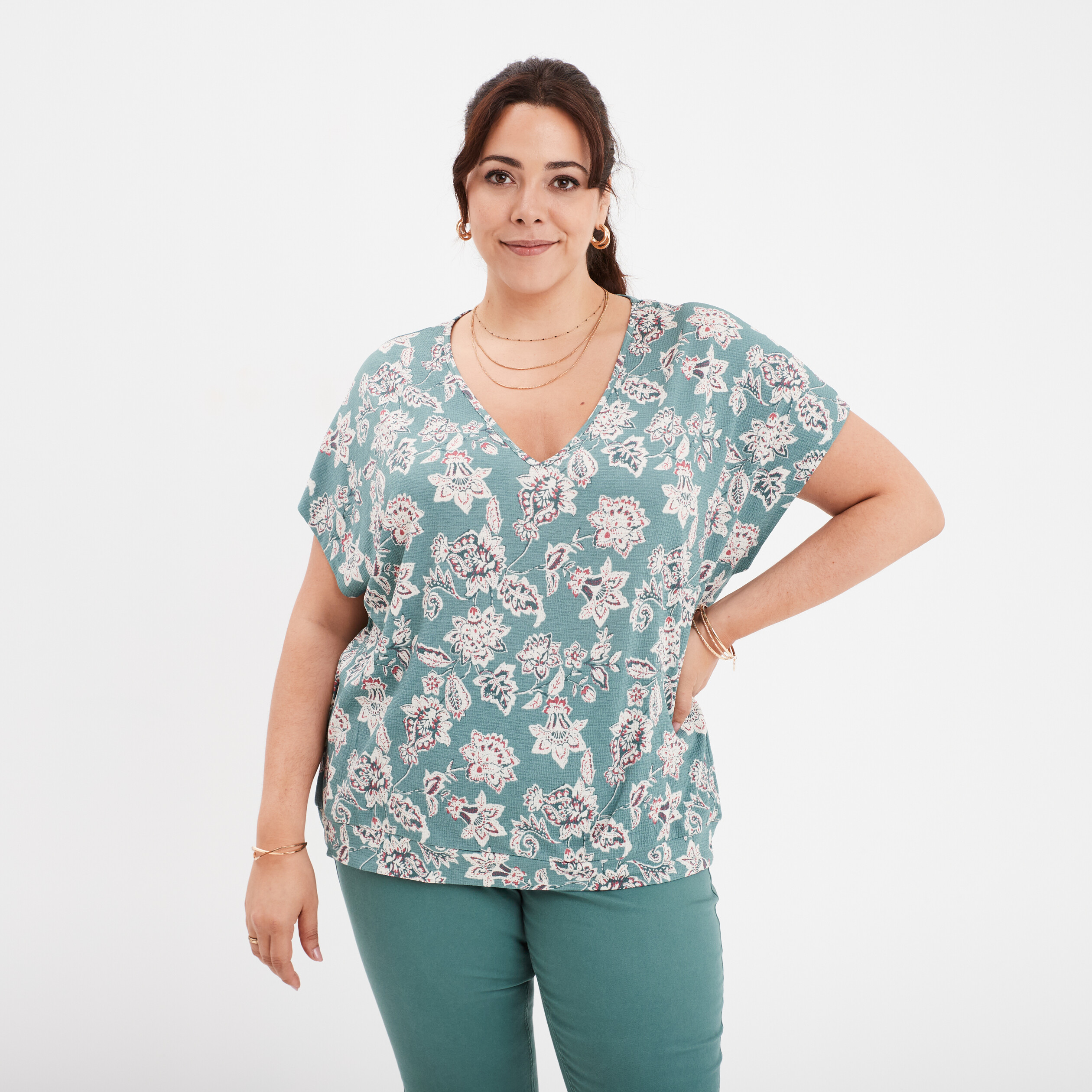 t shirt col en v manches courtes bleu gris femmegt T-shirt col en V manches courtes bleu gris femme grande taille