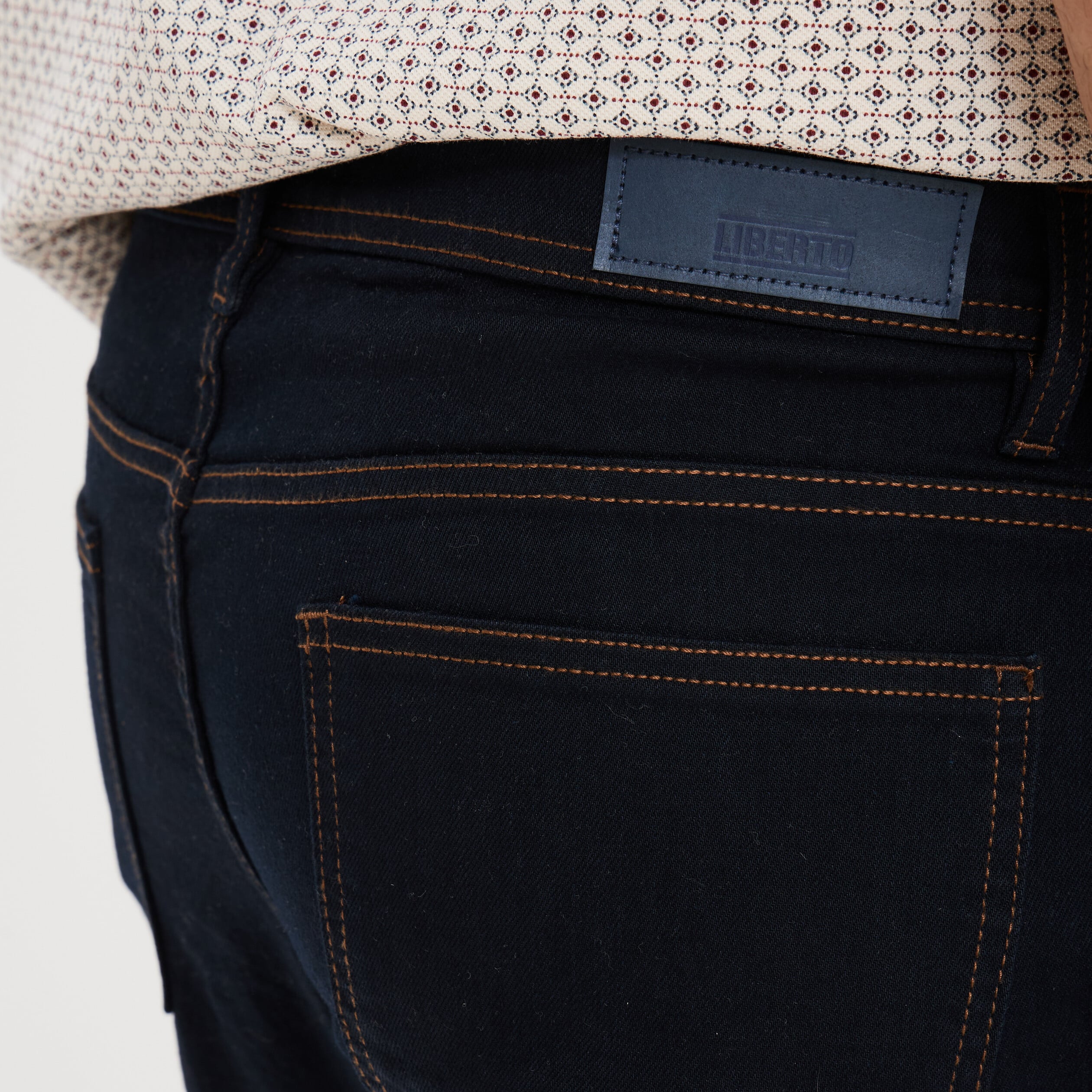 Jeans straight avec 5 poches denim brut clean homme