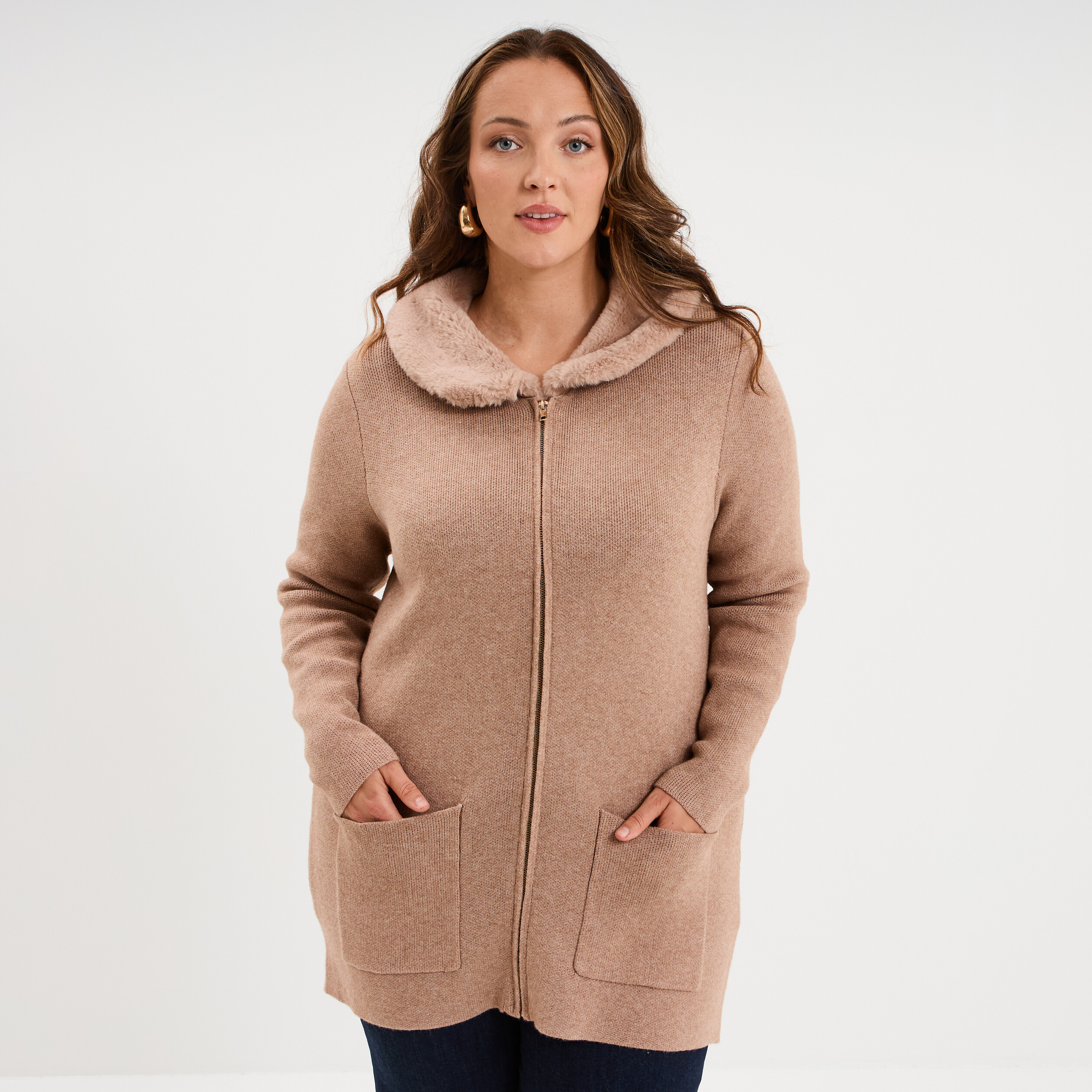 ÉCUSSONS EN MÉTAL doré EUR 8,00 - FR ÉCUSSONS EN MÉTAL doré EUR 8,00 - FR